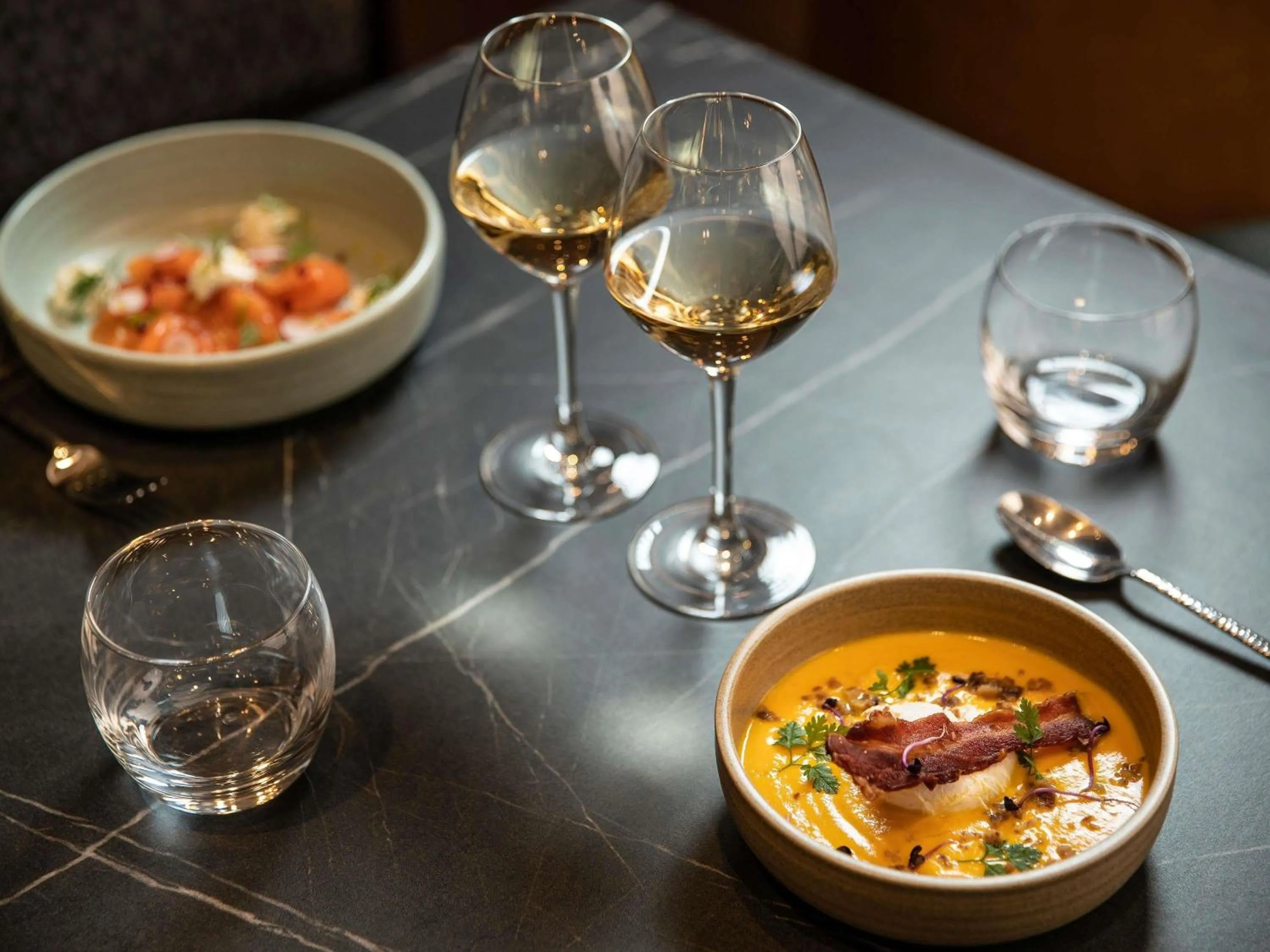 Restaurant/places to eat in ibis Acheres St Germain en Laye