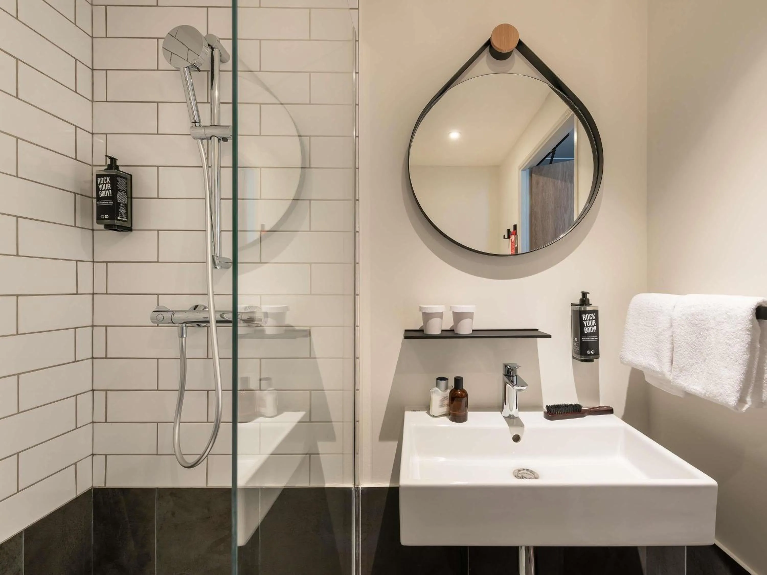 Bedroom in ibis Acheres St Germain en Laye