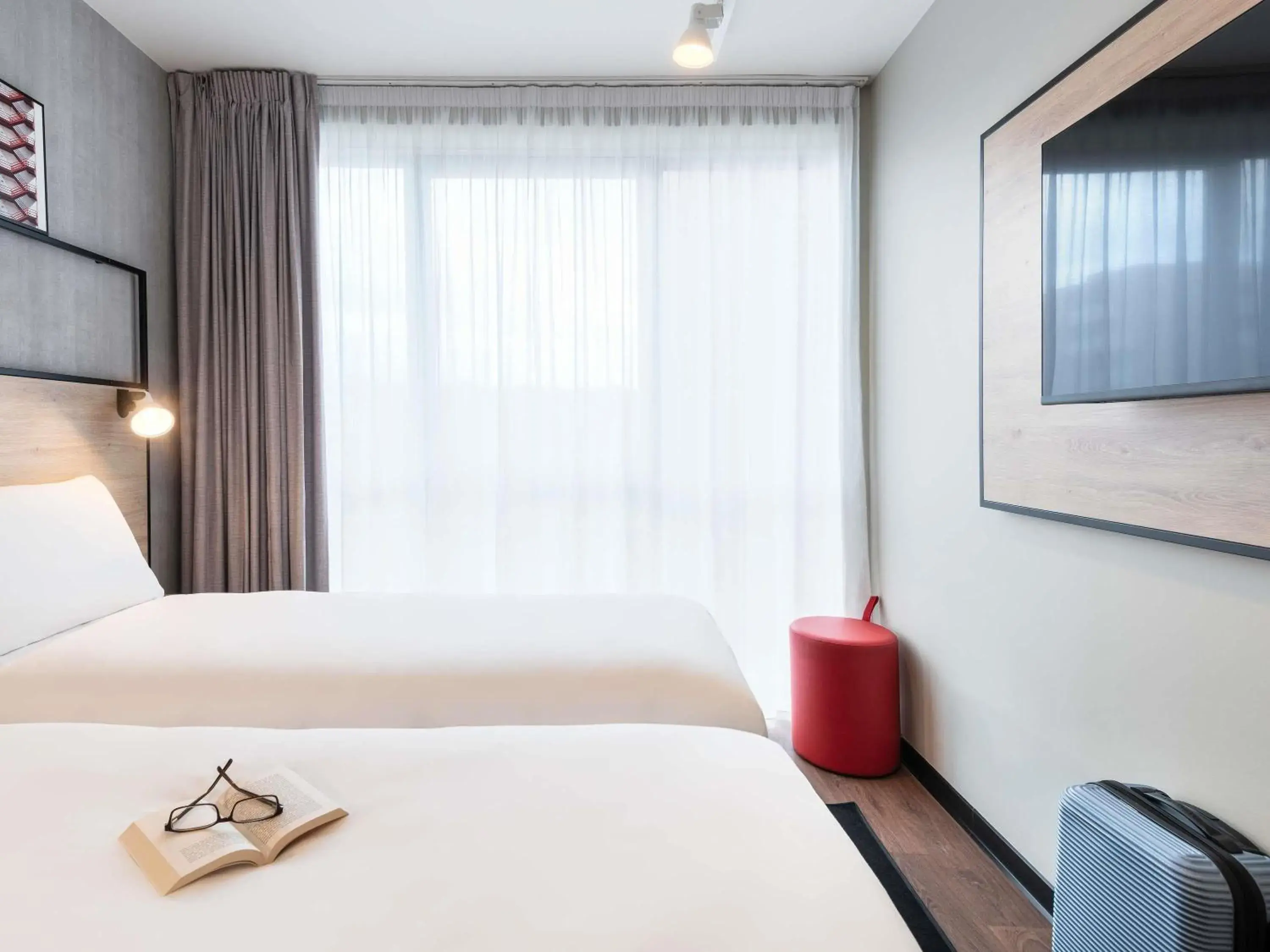 Bedroom, Bed in ibis Acheres St Germain en Laye Bedroom, Bed in ibis Acheres St Germain en Laye