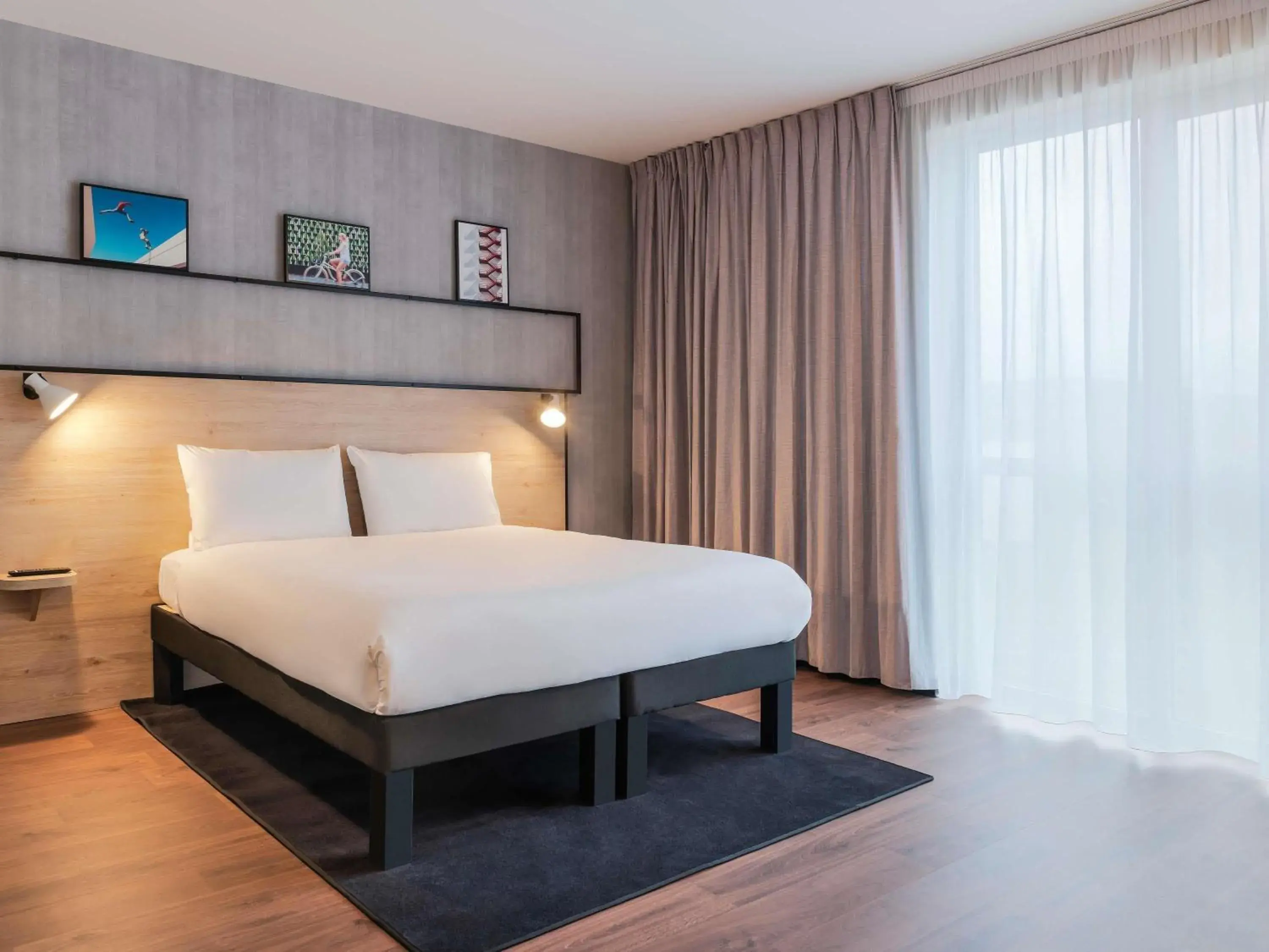 Bedroom, Bed in ibis Acheres St Germain en Laye Bedroom, Bed in ibis Acheres St Germain en Laye