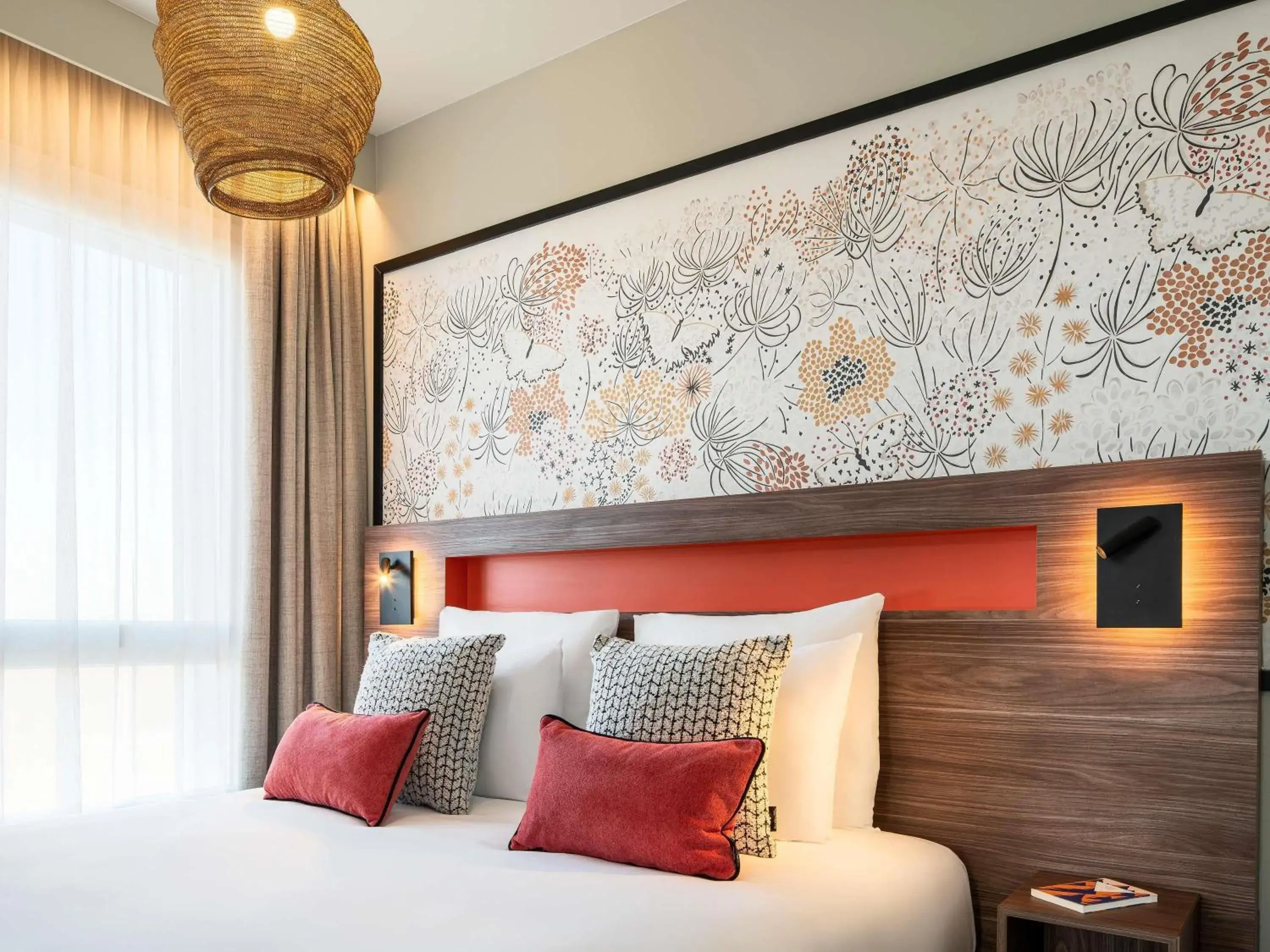 Bedroom, Bed in Mercure Achères St Germain en Laye Bedroom, Bed in Mercure Achères St Germain en Laye