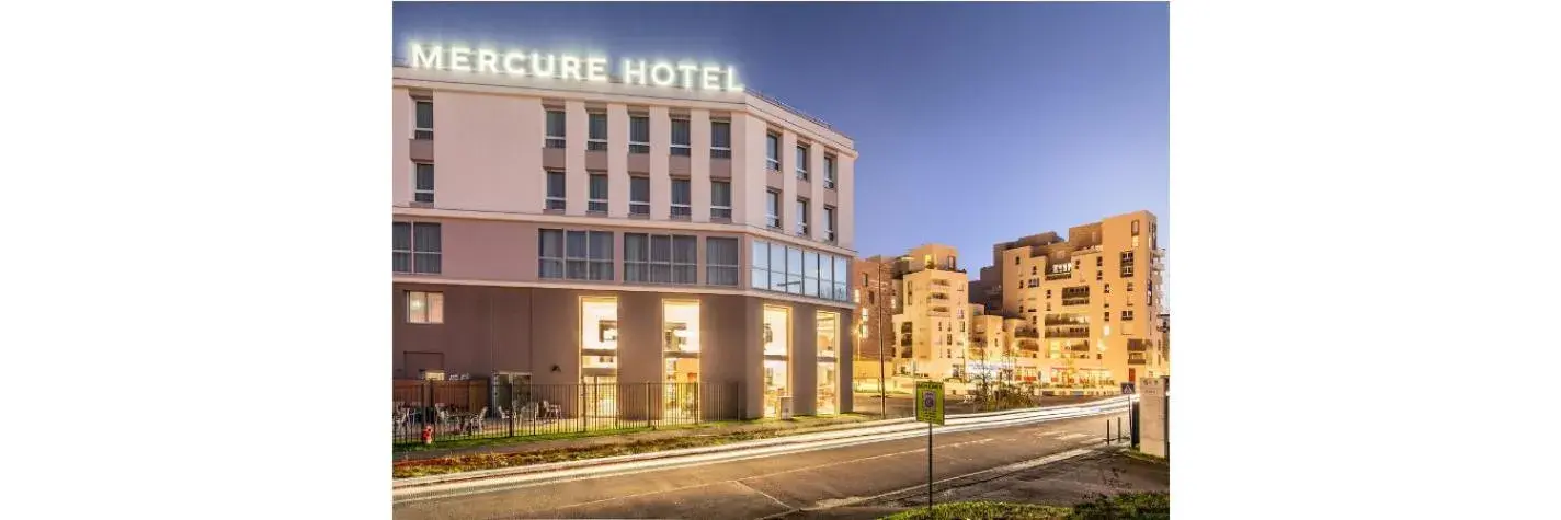 Property building in Mercure Achères St Germain en Laye Property building in Mercure Achères St Germain en Laye