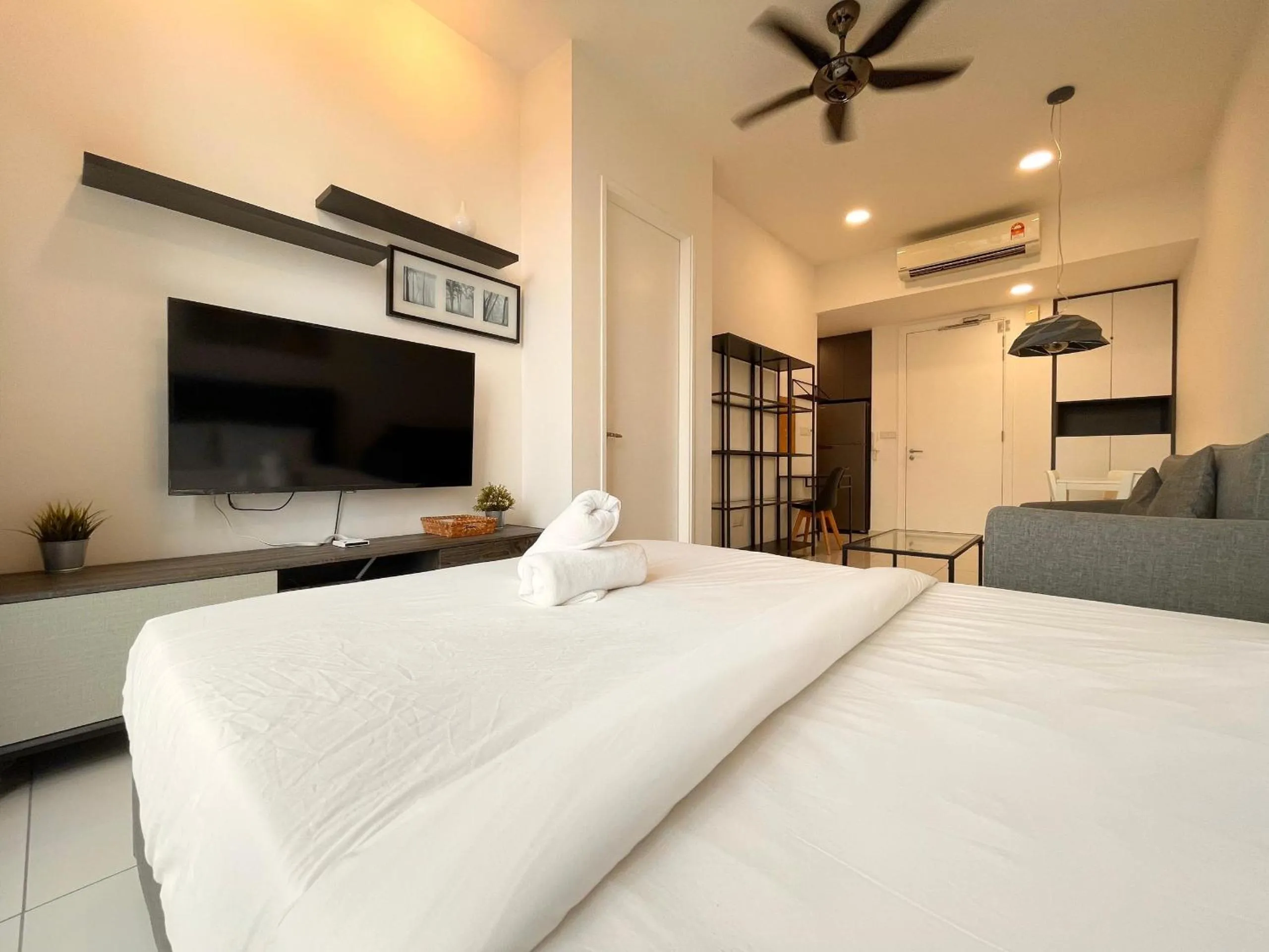 Bed in The Robertson-Bukit Bintang by PILLOWTALKS