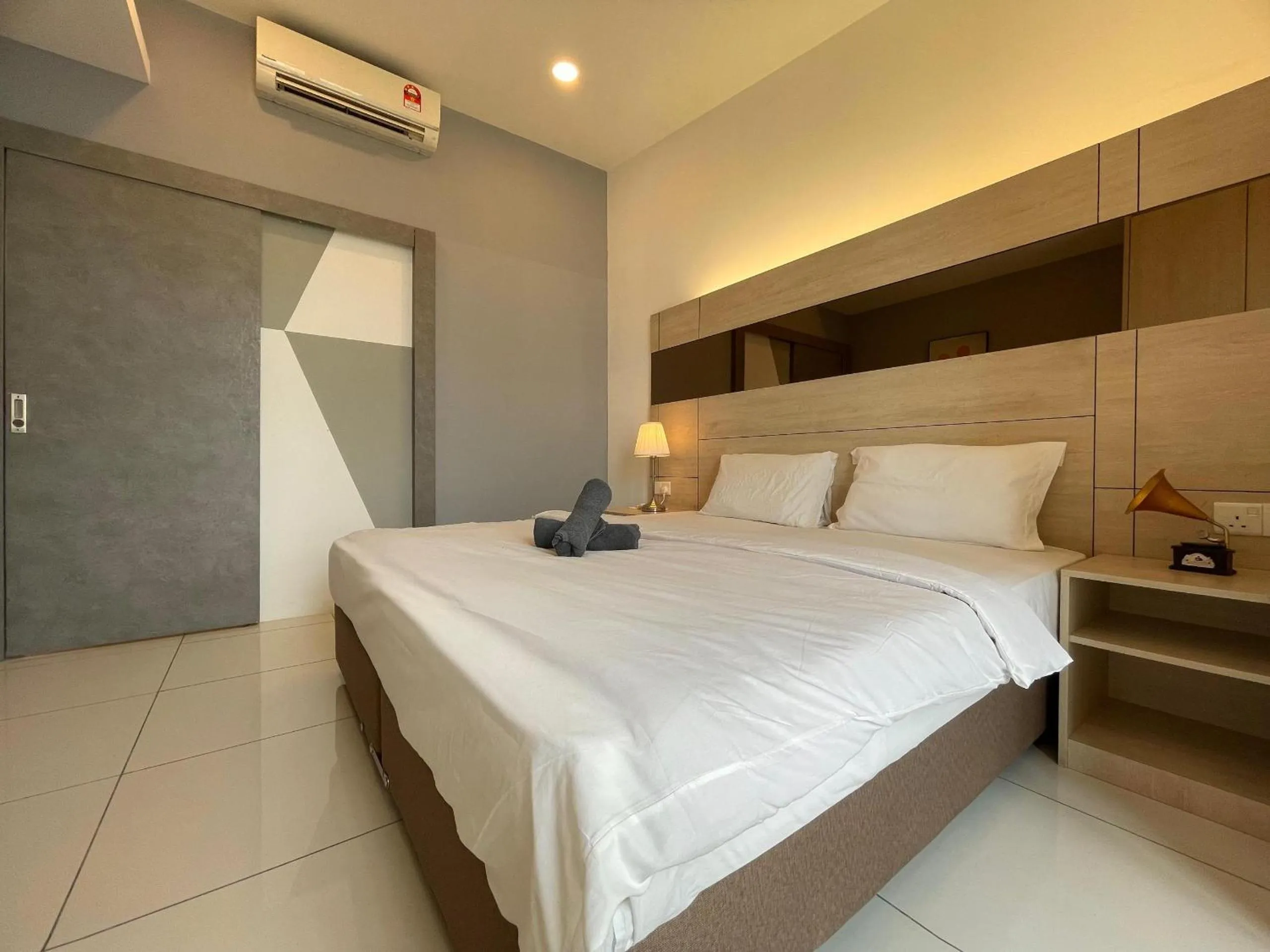 Bed in The Robertson-Bukit Bintang by PILLOWTALKS