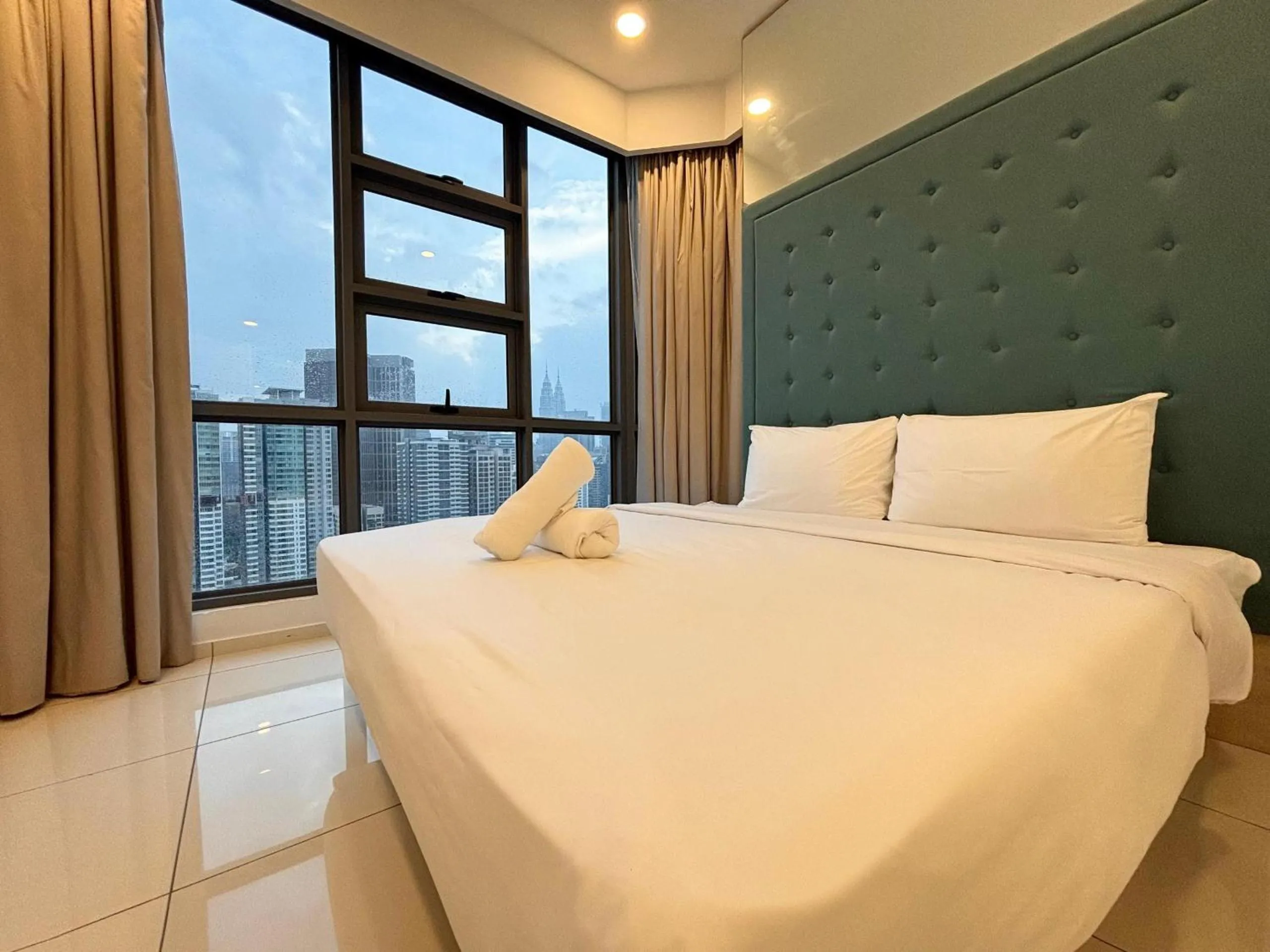 Bed in The Robertson-Bukit Bintang by PILLOWTALKS