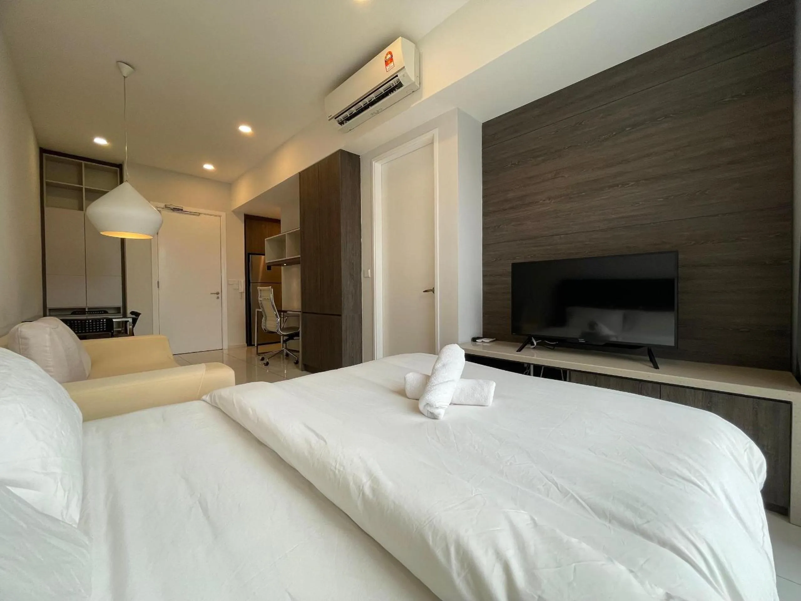 Bed in The Robertson-Bukit Bintang by PILLOWTALKS