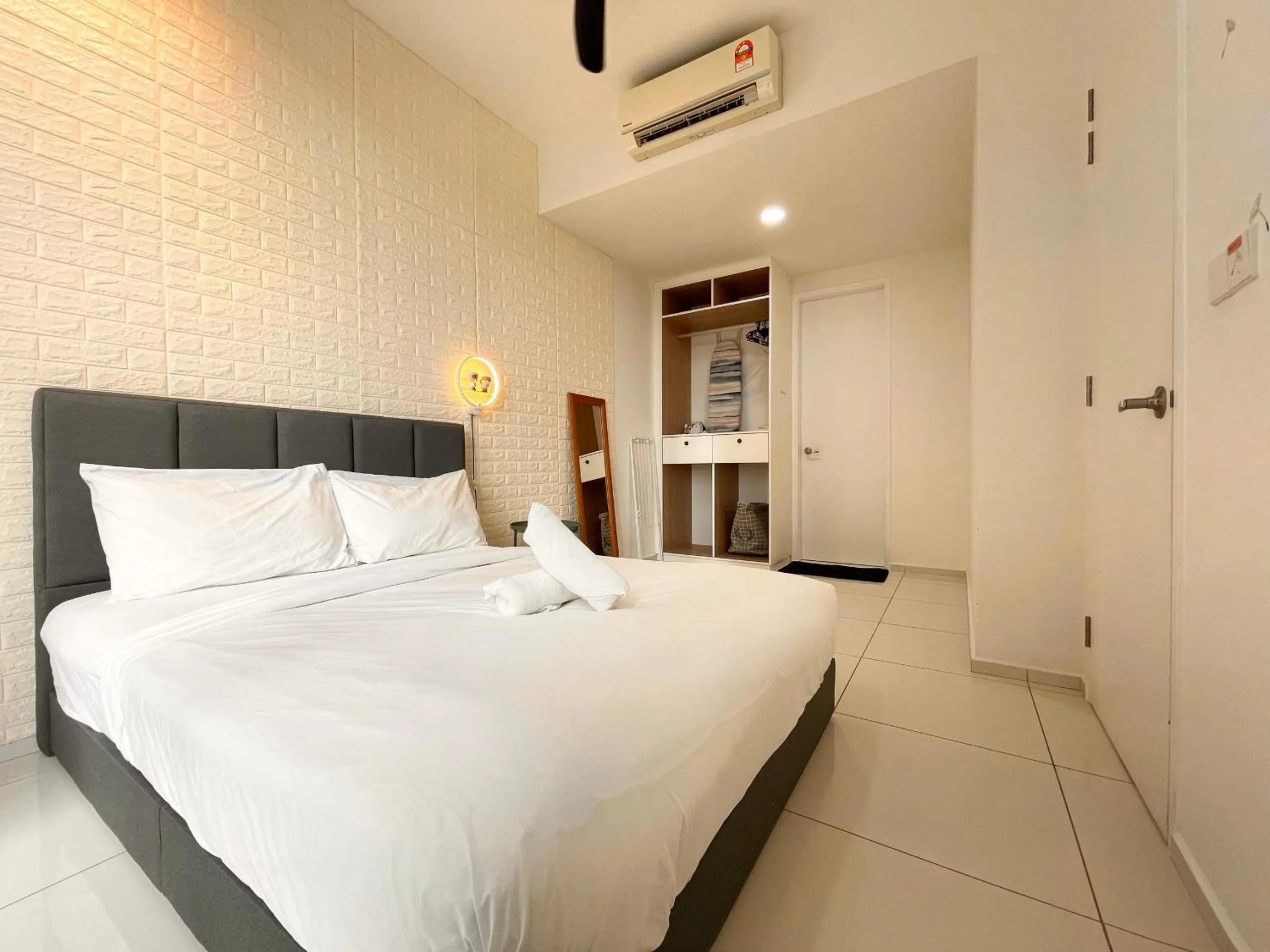 Bed in The Robertson-Bukit Bintang by PILLOWTALKS