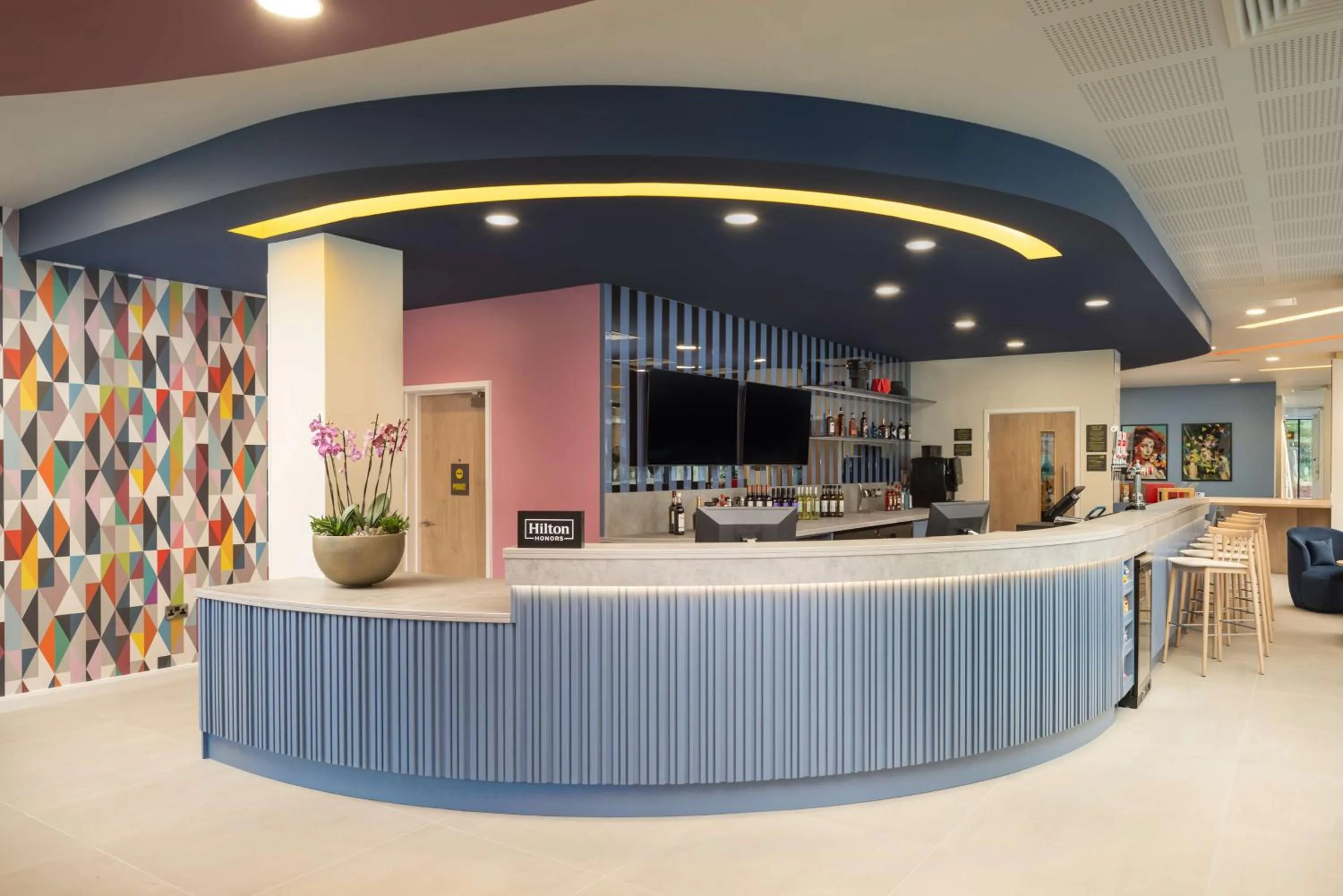 Lobby or reception in Hampton By Hilton Nuneaton