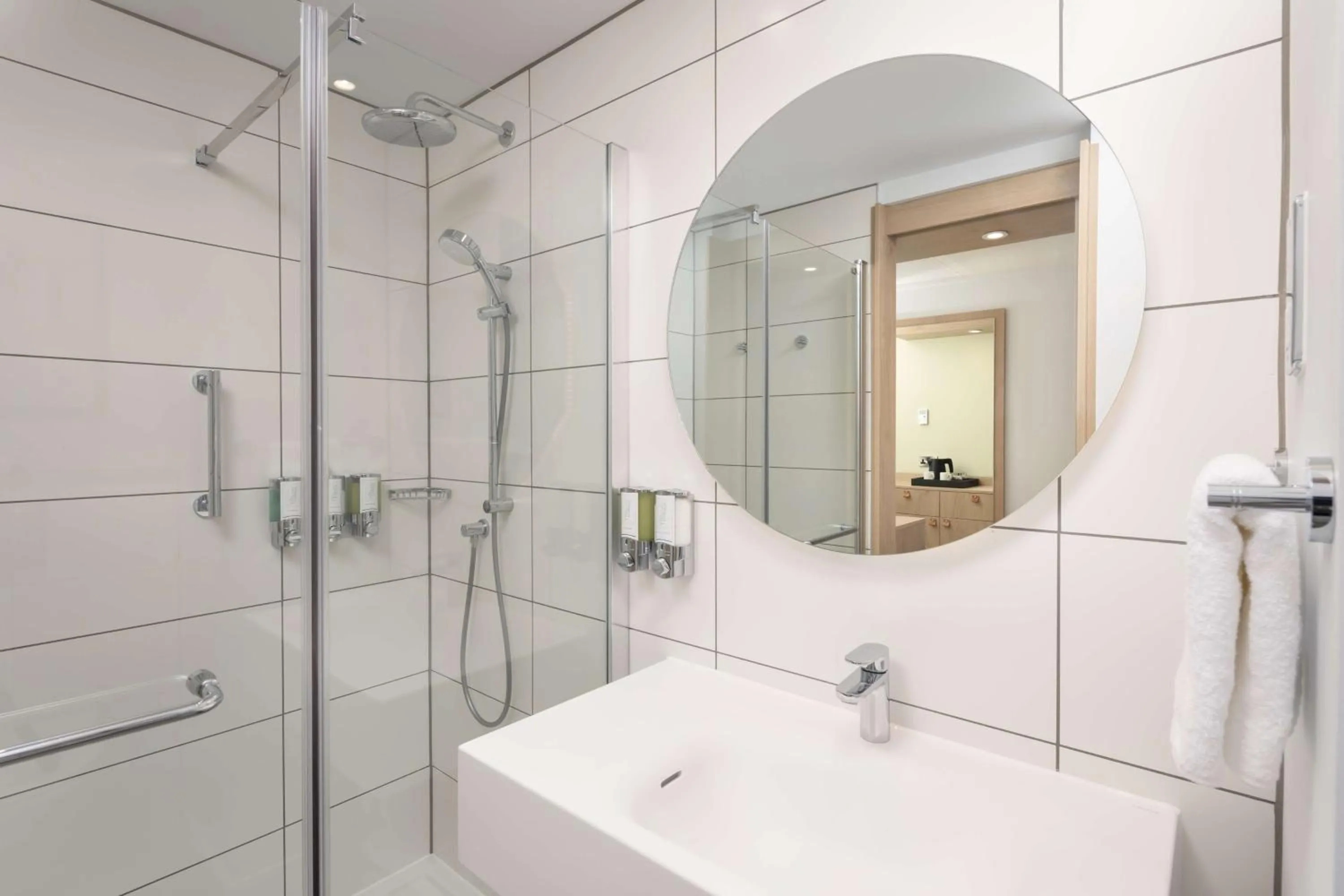 Bathroom in Hampton By Hilton Nuneaton