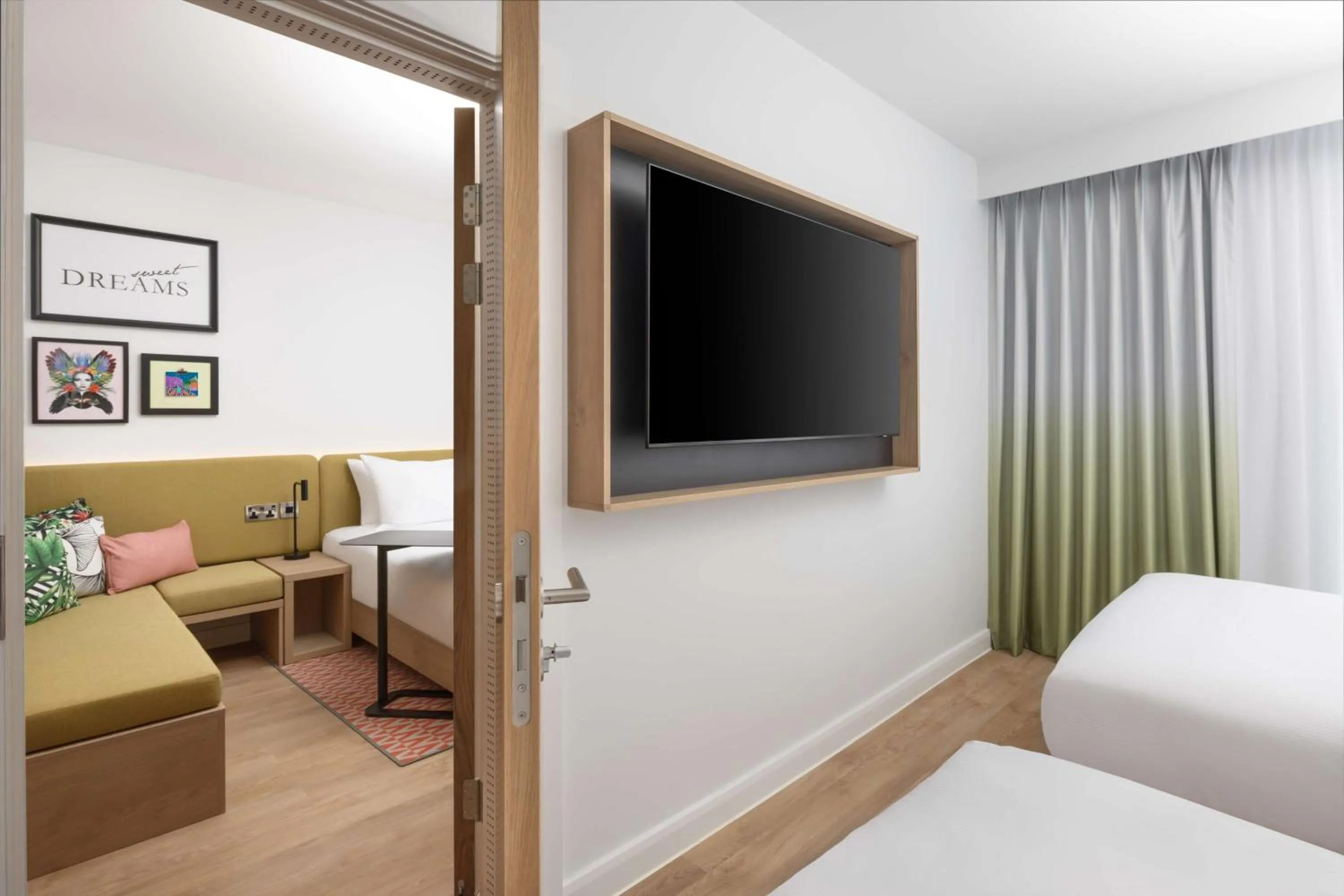 Bed in Hampton By Hilton Nuneaton