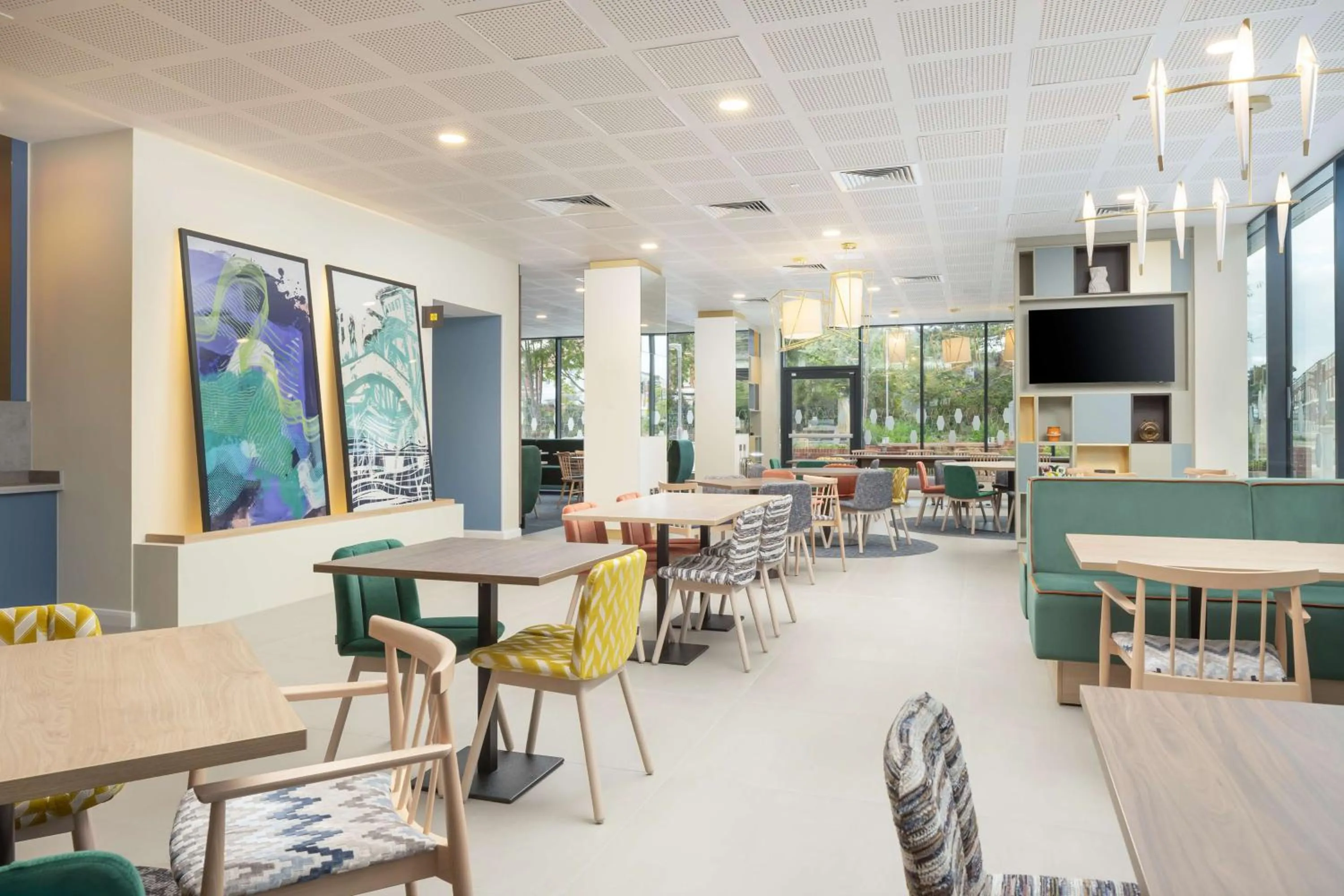 Lobby or reception in Hampton By Hilton Nuneaton