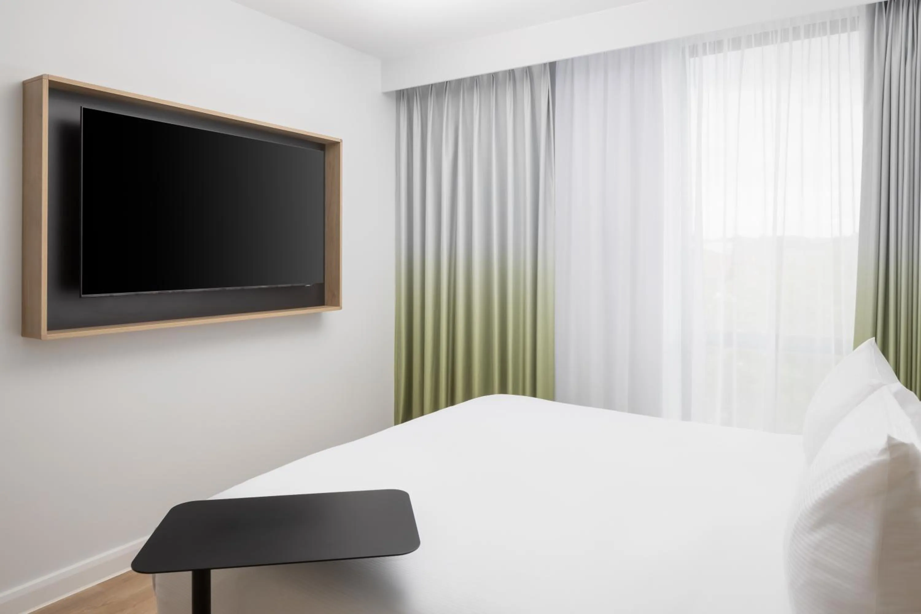 TV and multimedia, Bed in Hampton By Hilton Nuneaton