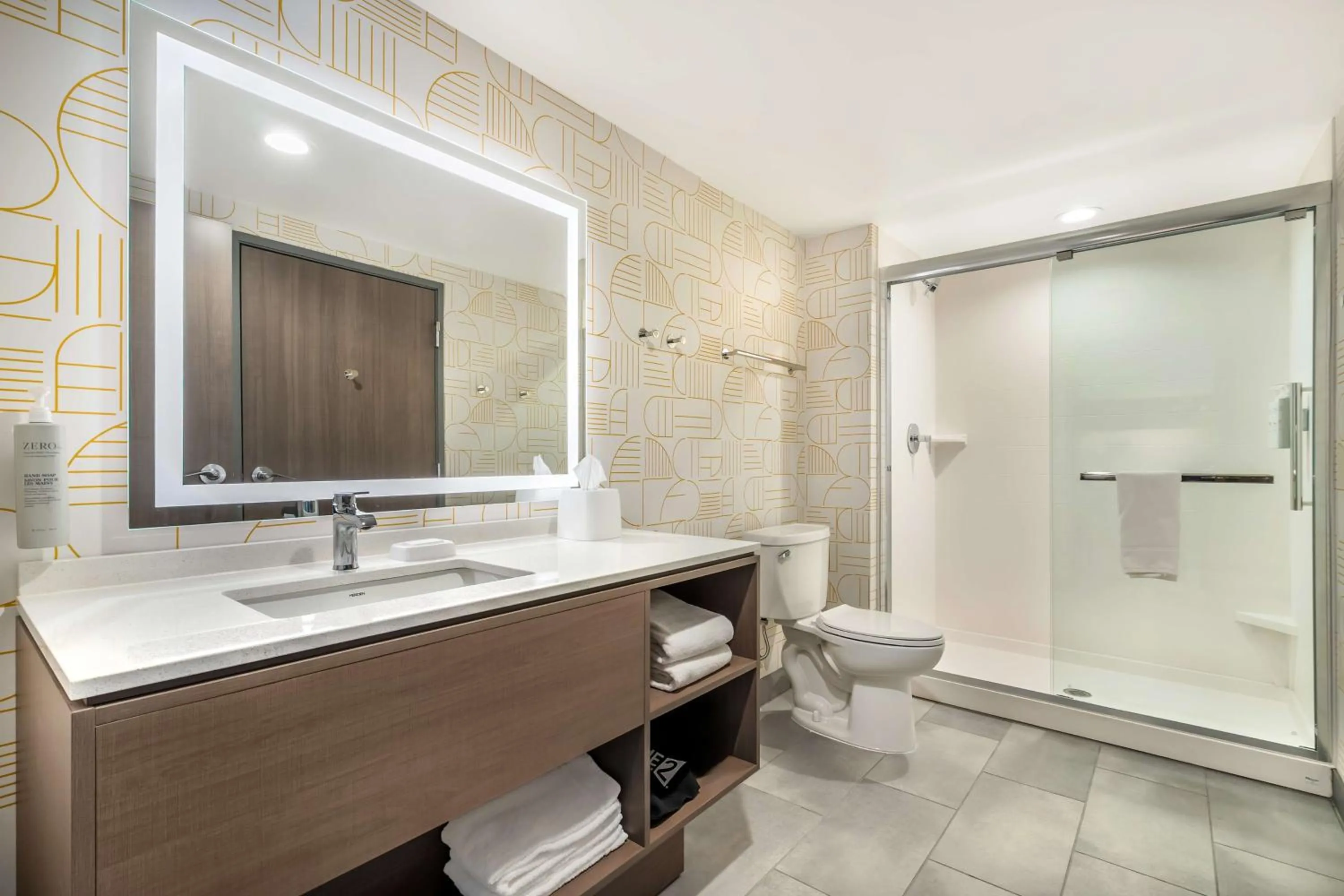 Bathroom in Home2 Suites By Hilton Reynoldsburg Columbus East