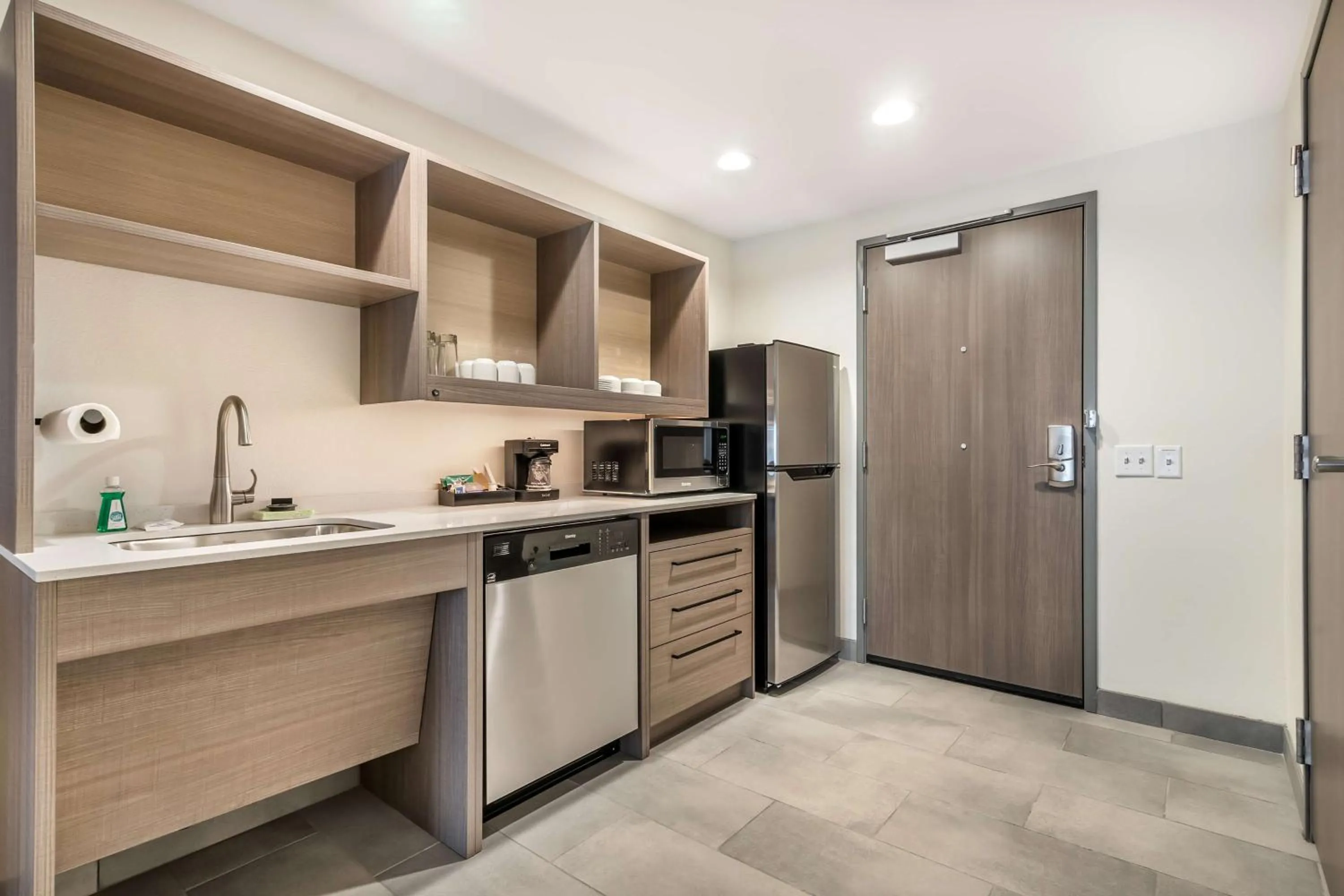 Kitchen or kitchenette in Home2 Suites By Hilton Reynoldsburg Columbus East