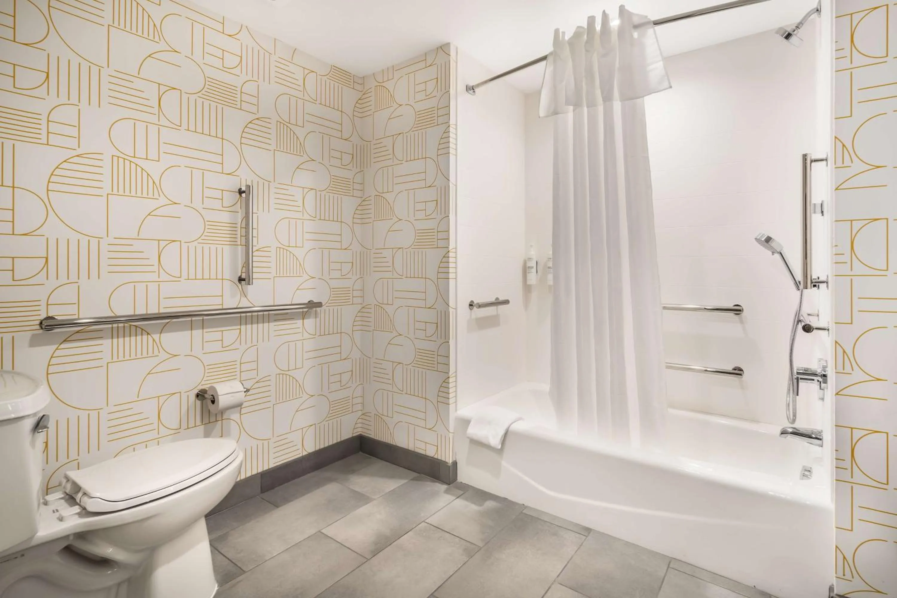 Bathroom in Home2 Suites By Hilton Reynoldsburg Columbus East