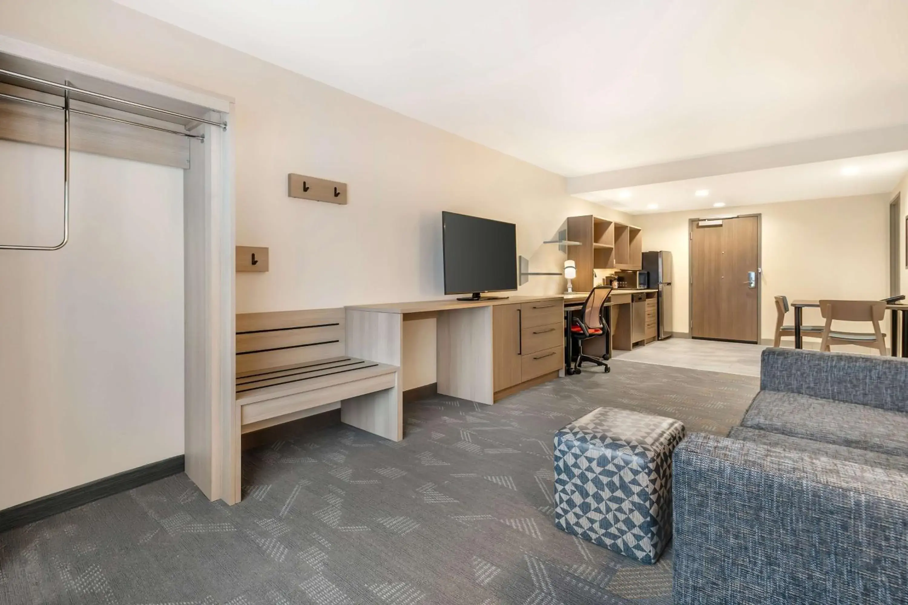 Living room in Home2 Suites By Hilton Reynoldsburg Columbus East Living room in Home2 Suites By Hilton Reynoldsburg Columbus East