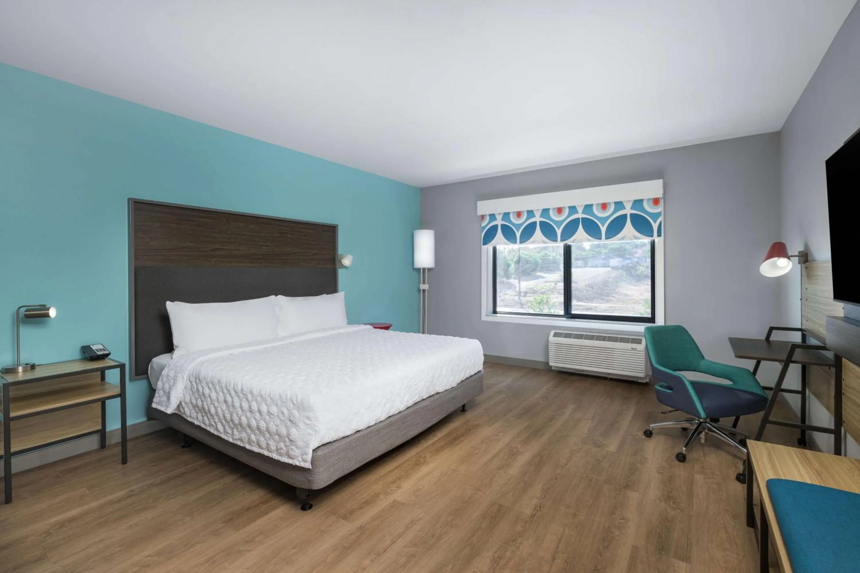 Bed in Tru by Hilton Norco Eastvale