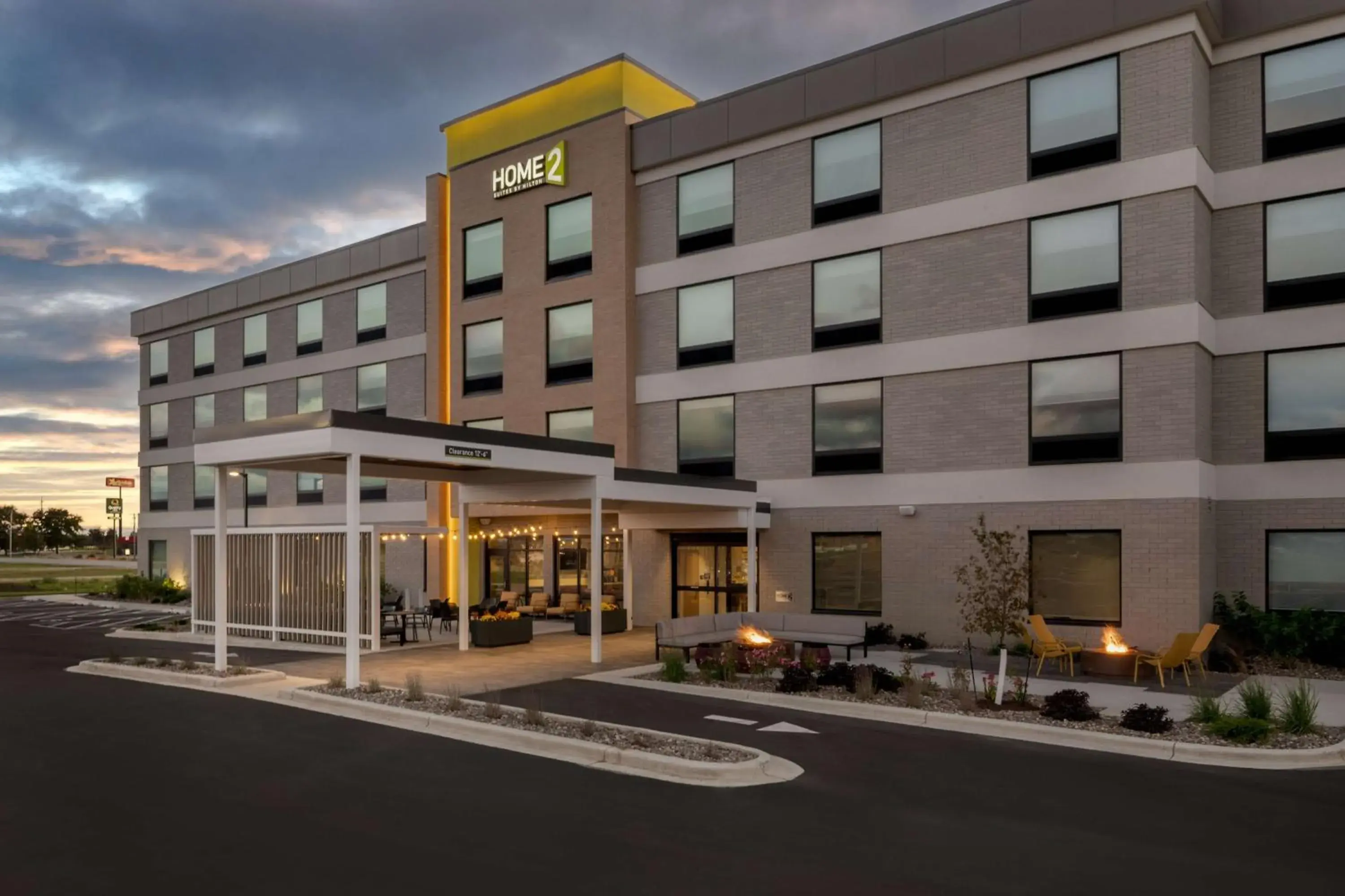Property building in Home2 Suites By Hilton Sheboygan Property building in Home2 Suites By Hilton Sheboygan