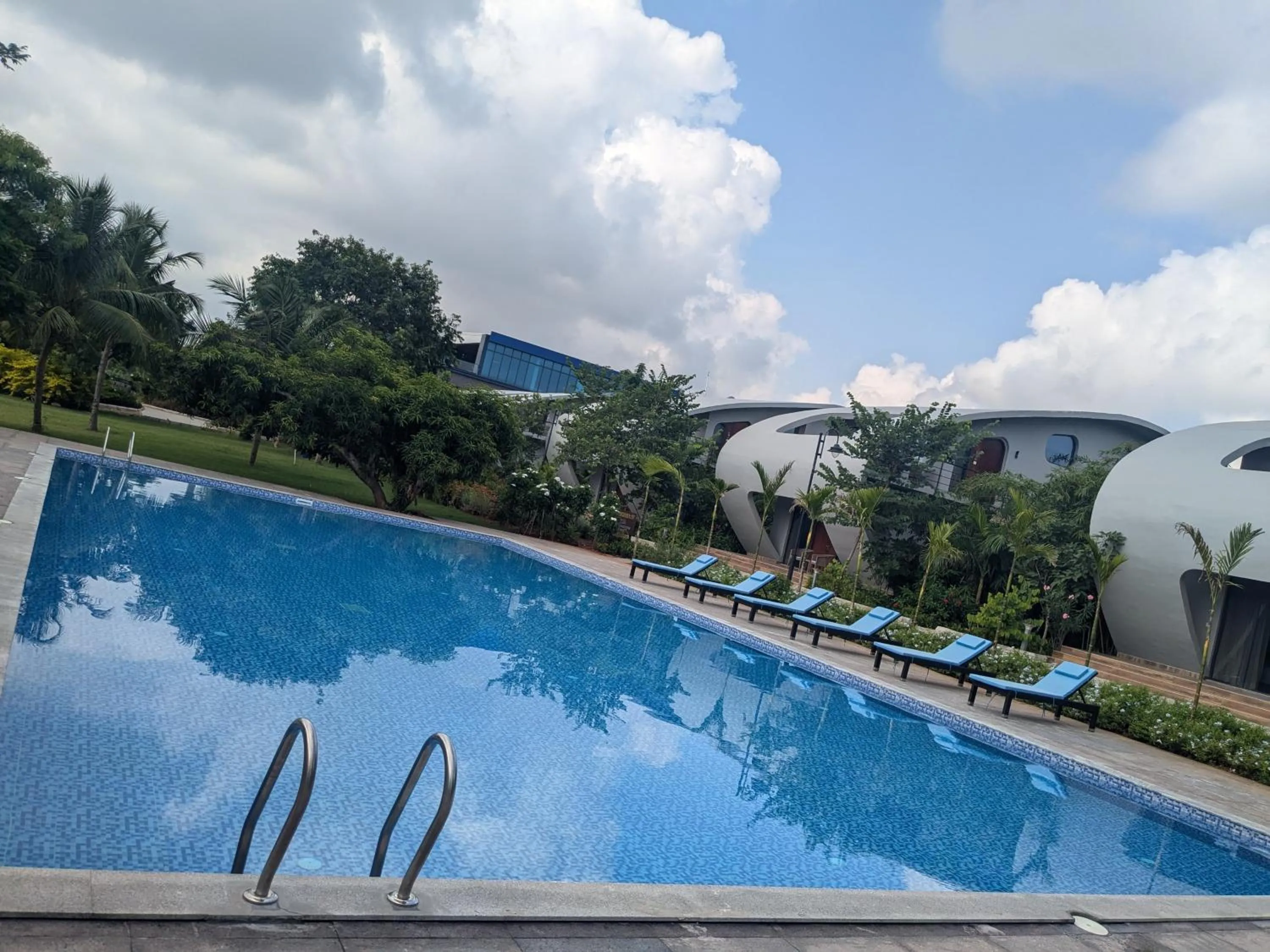 Swimming pool in Fortune Beach Resort ECR, Chennai - Member ITC Hotels' Group