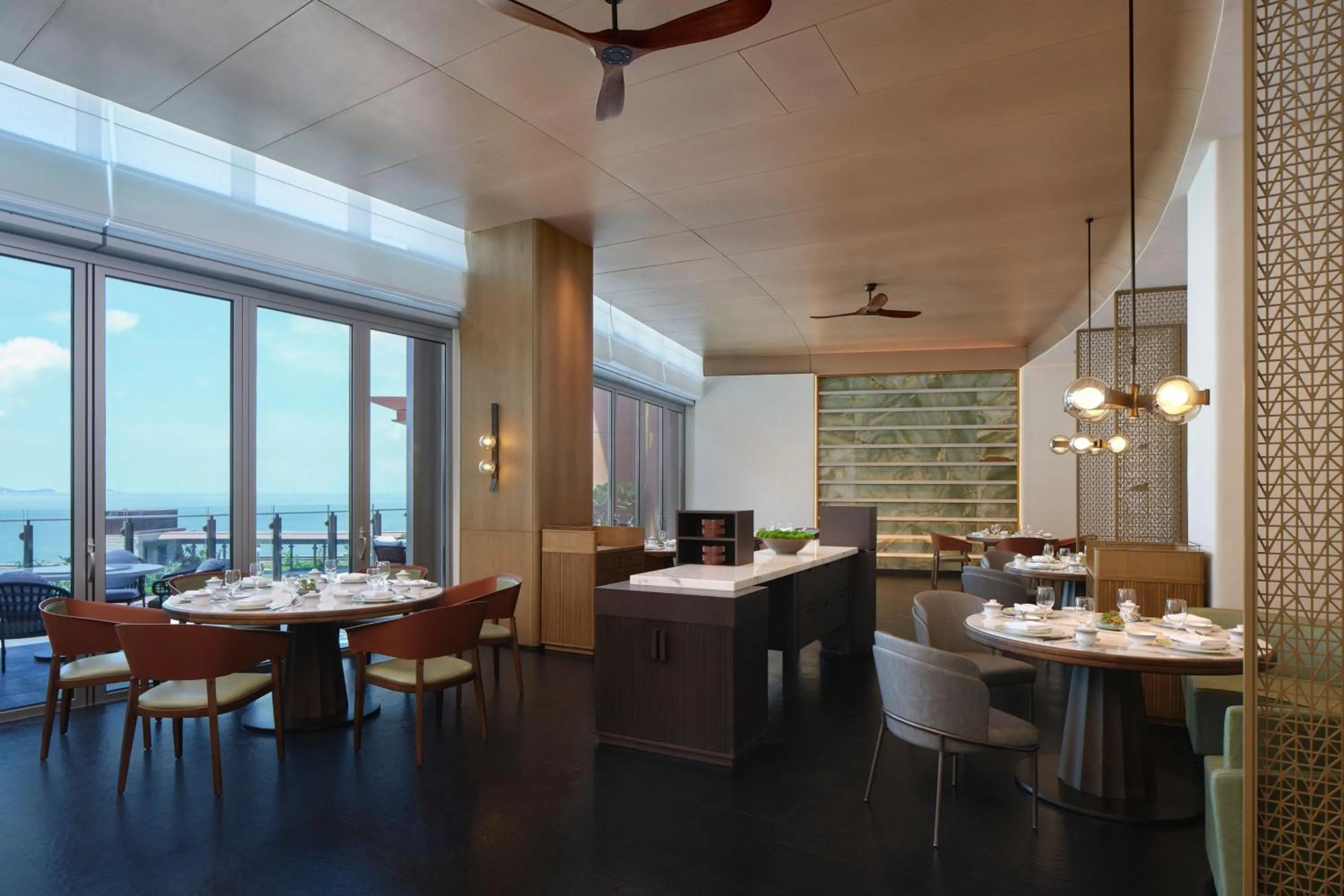 Restaurant/places to eat in Zhuhai Dong'ao Island Marriott Resort and Spa