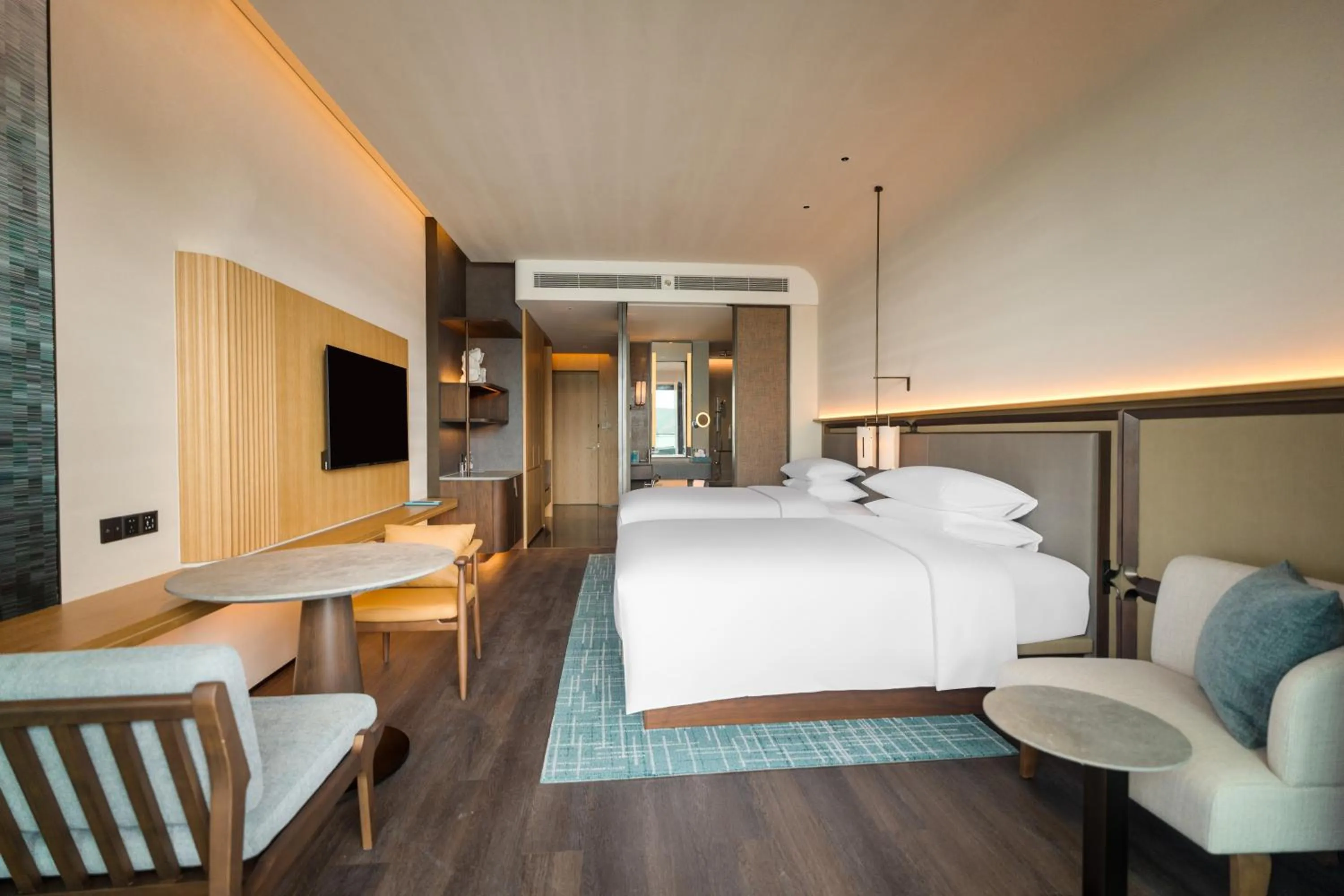 Photo of the whole room, Bed in Zhuhai Dong'ao Island Marriott Resort and Spa