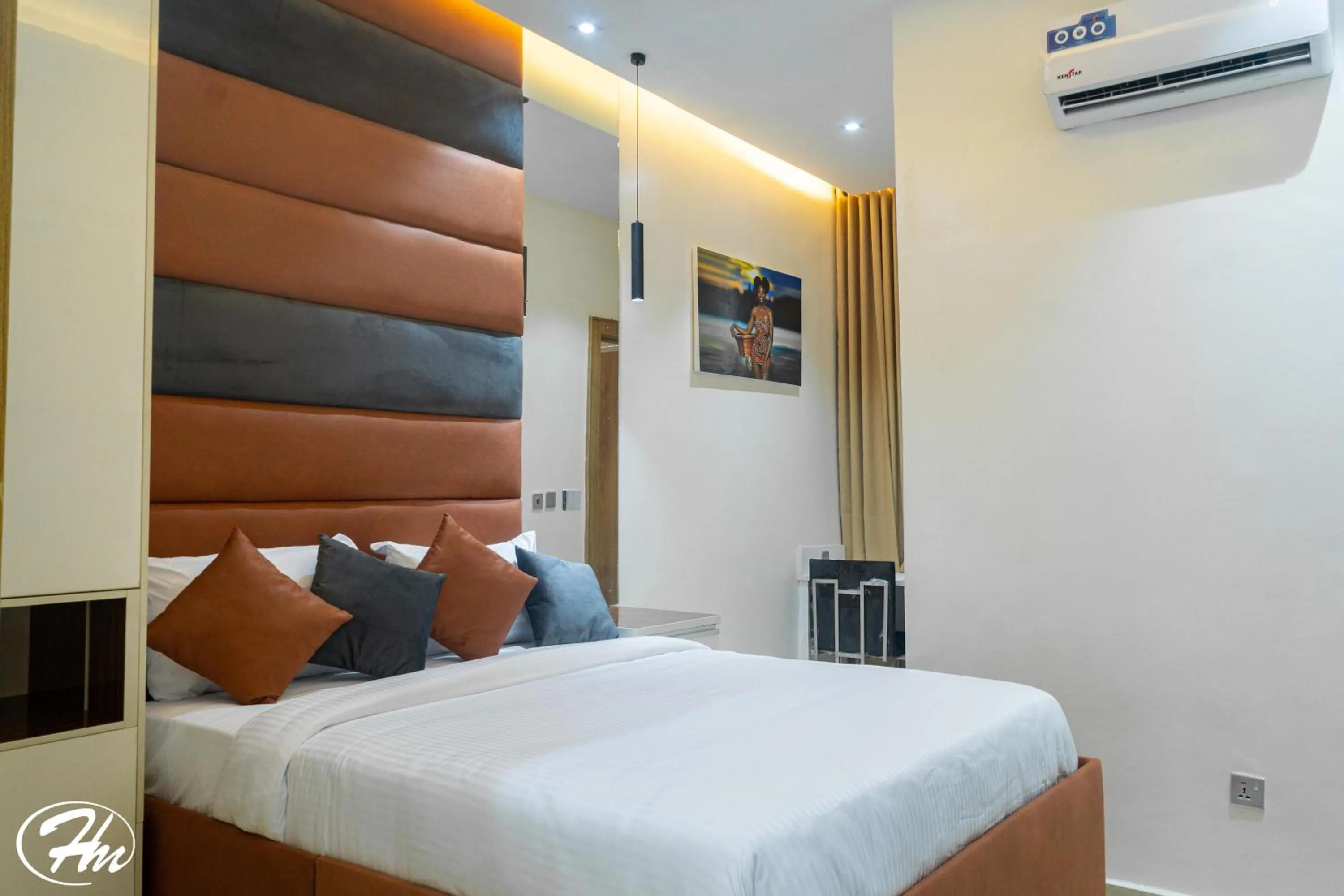 Hadmof Hotel and Suites