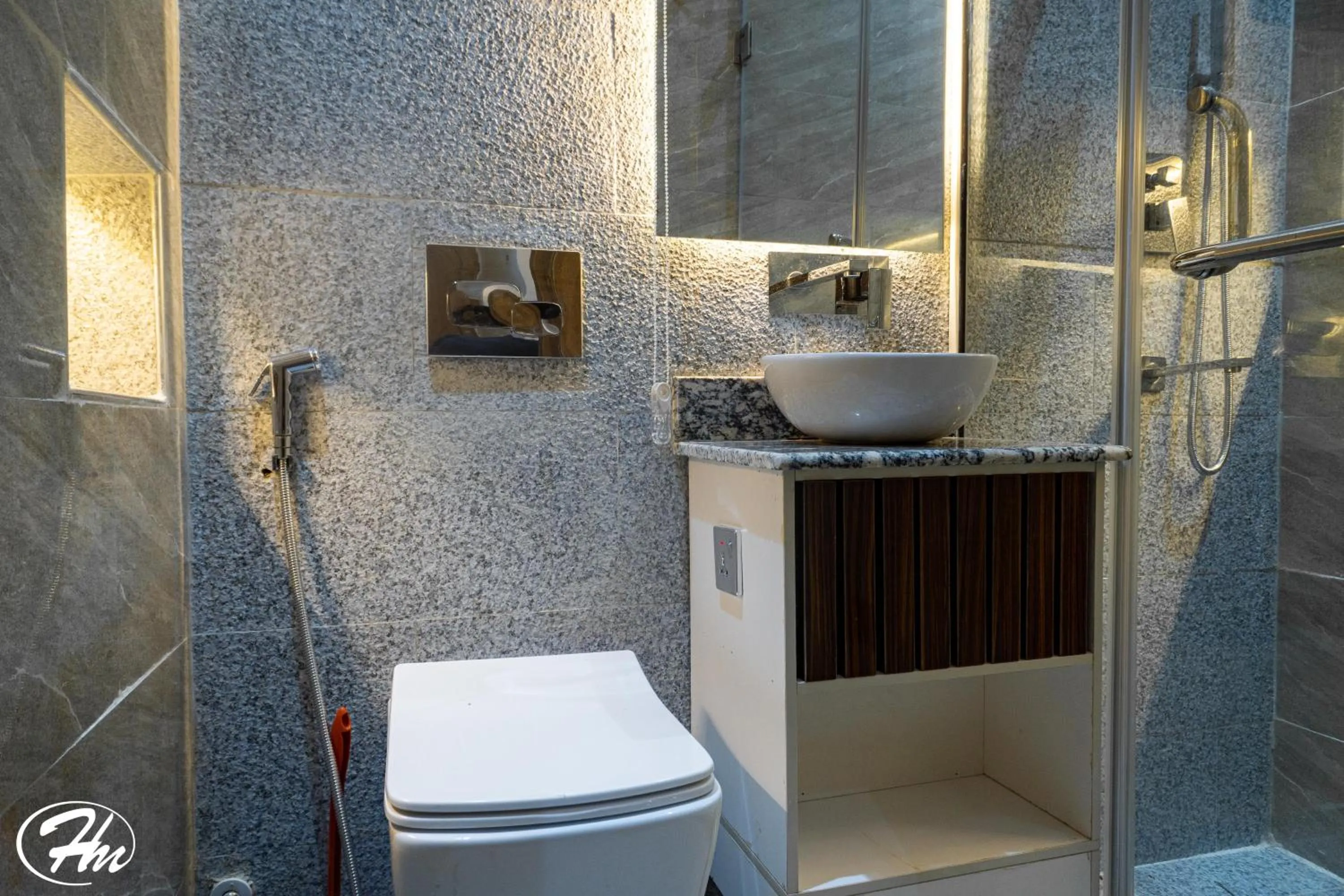 Hadmof Hotel and Suites