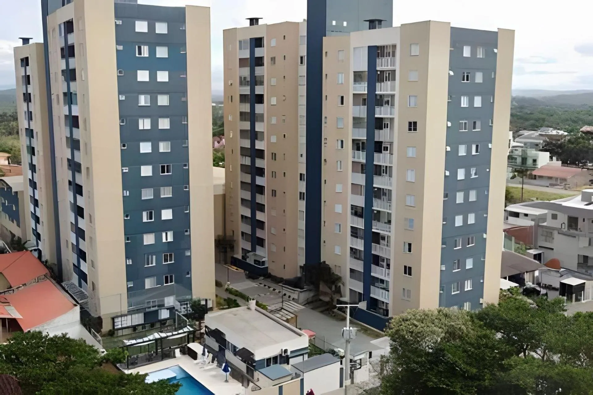 Area and facilities in 4°andar, 15km B. Carrero,200m mar