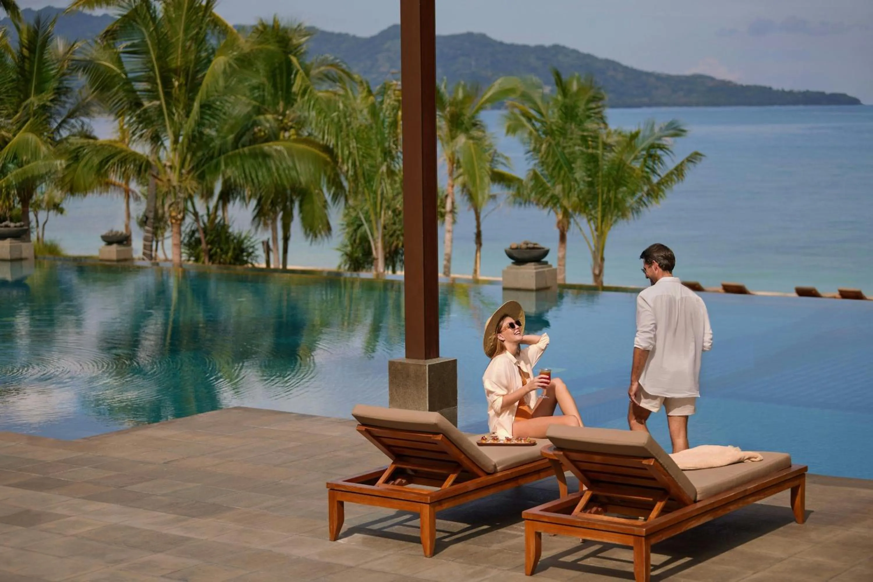 Lounge or bar in The Sira, a Luxury Collection Resort and Spa, Lombok