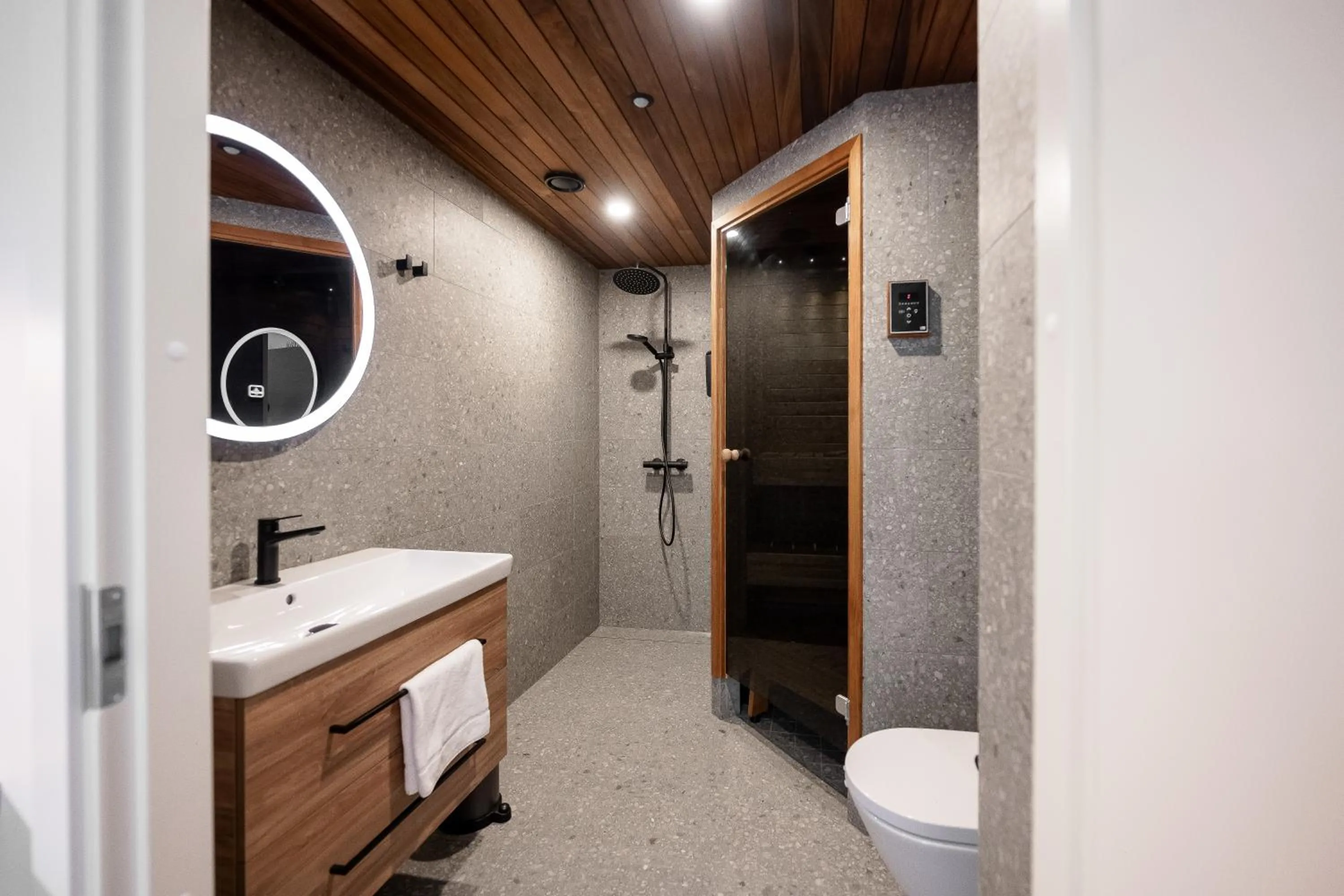 Frans & Frans - Hotel and Apartments by UHANDA