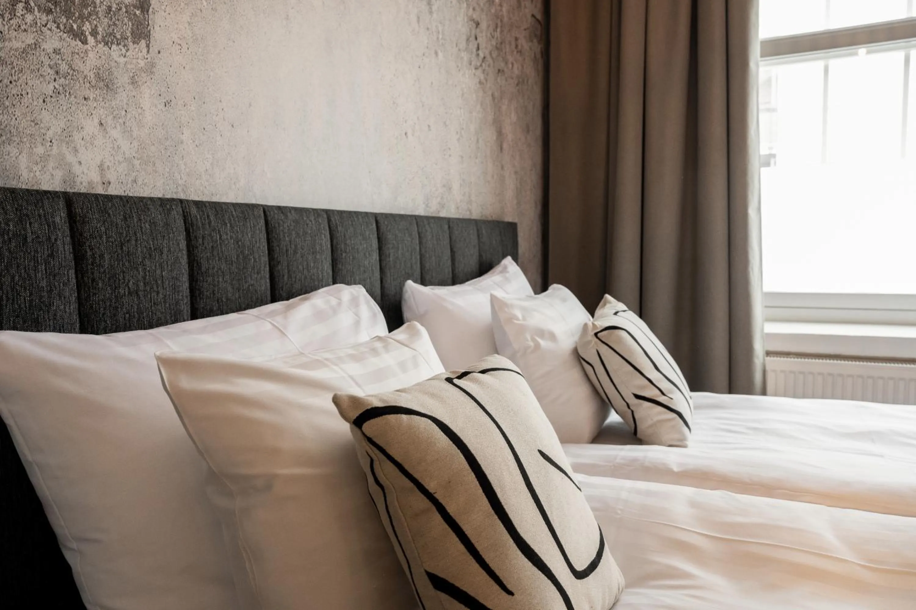 Bed in Frans & Frans - Hotel and Apartments by UHANDA