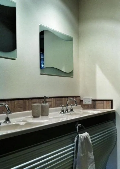 Bathroom in Scotsdale Valley Studios