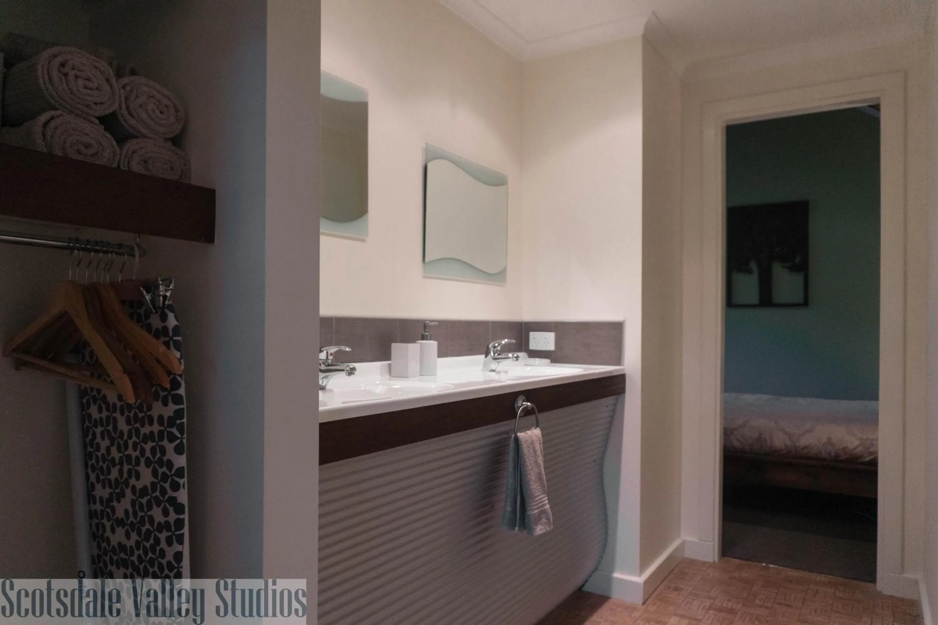 Bathroom in Scotsdale Valley Studios