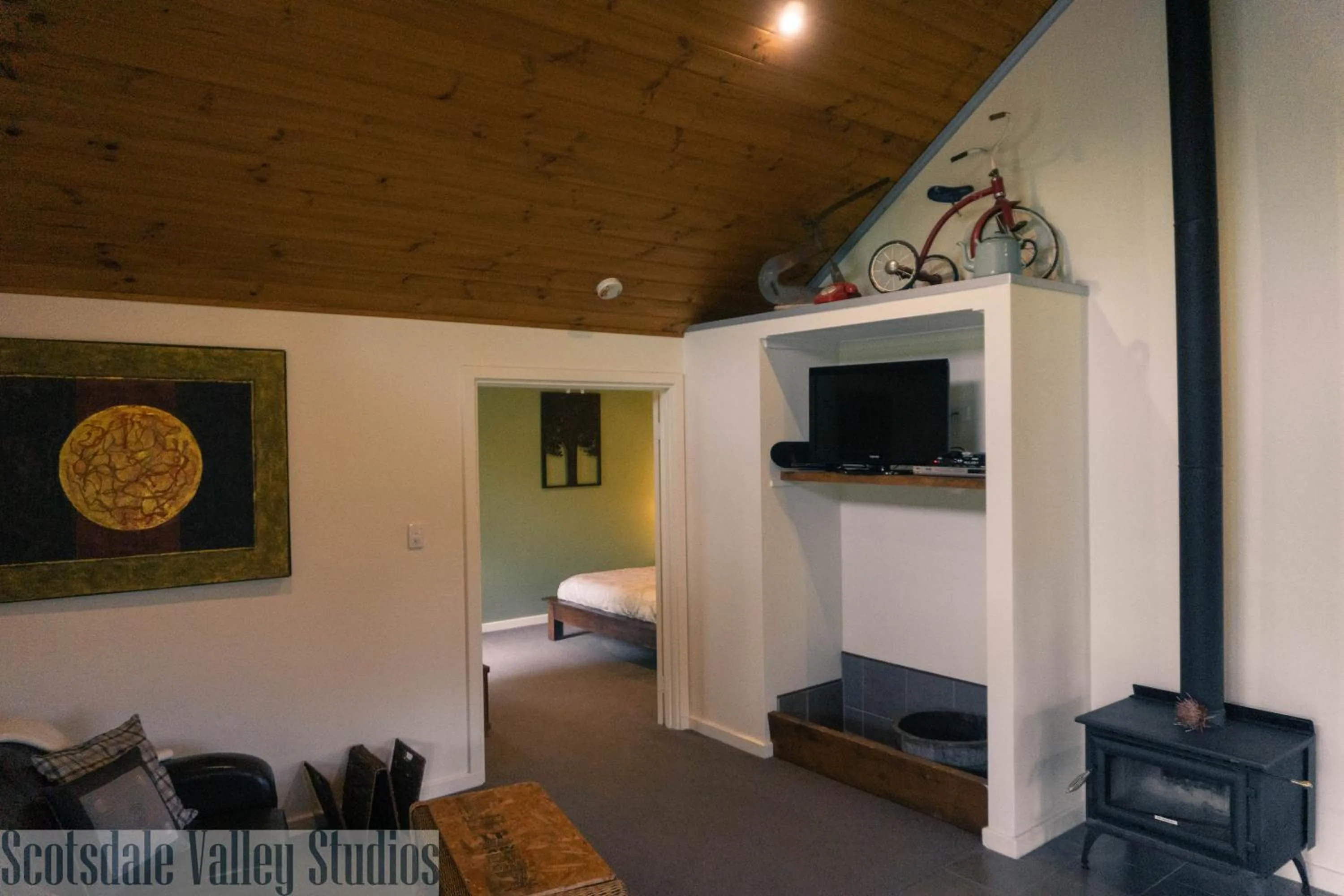 Living room, Bed in Scotsdale Valley Studios
