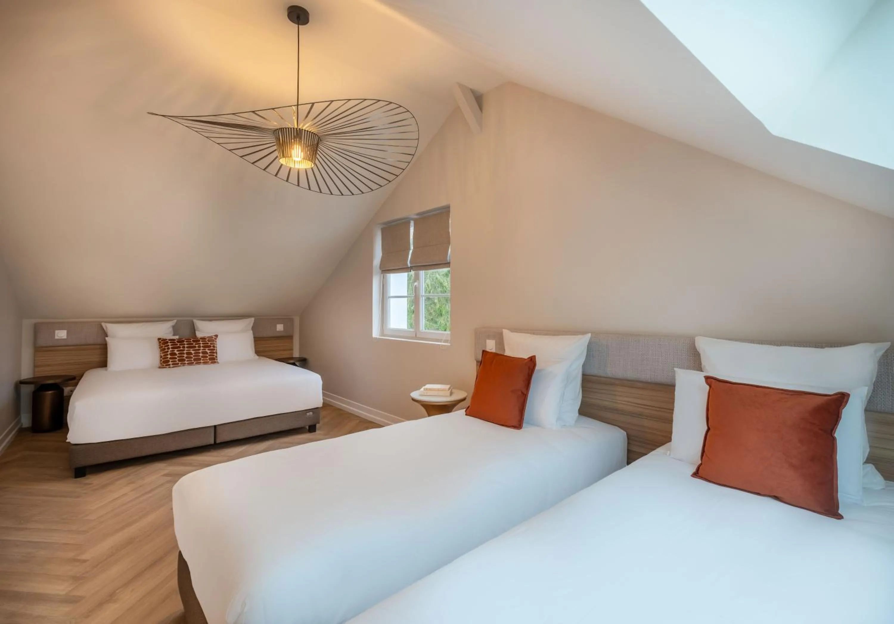 Bedroom, Bed in L'Horloge - Appart'Hotel proche de Disneyland