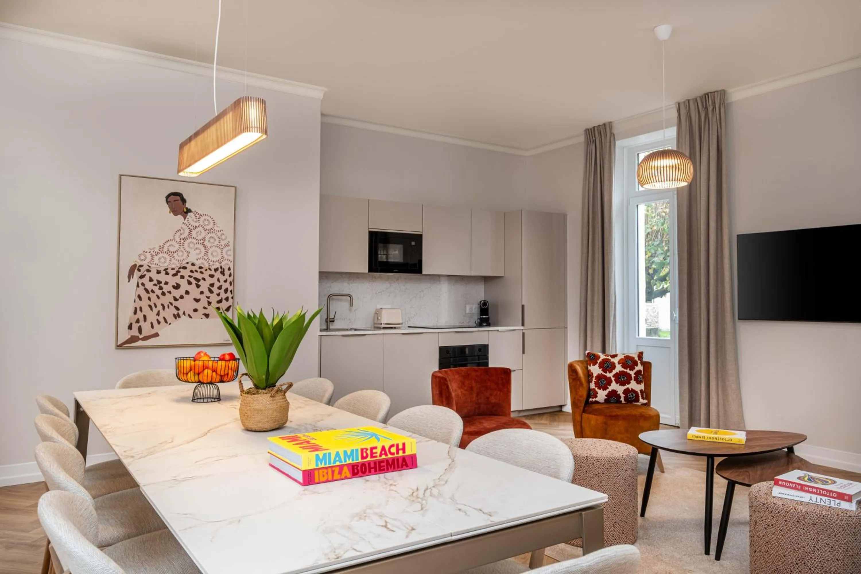 Kitchen or kitchenette in L'Horloge - Appart'Hotel proche de Disneyland
