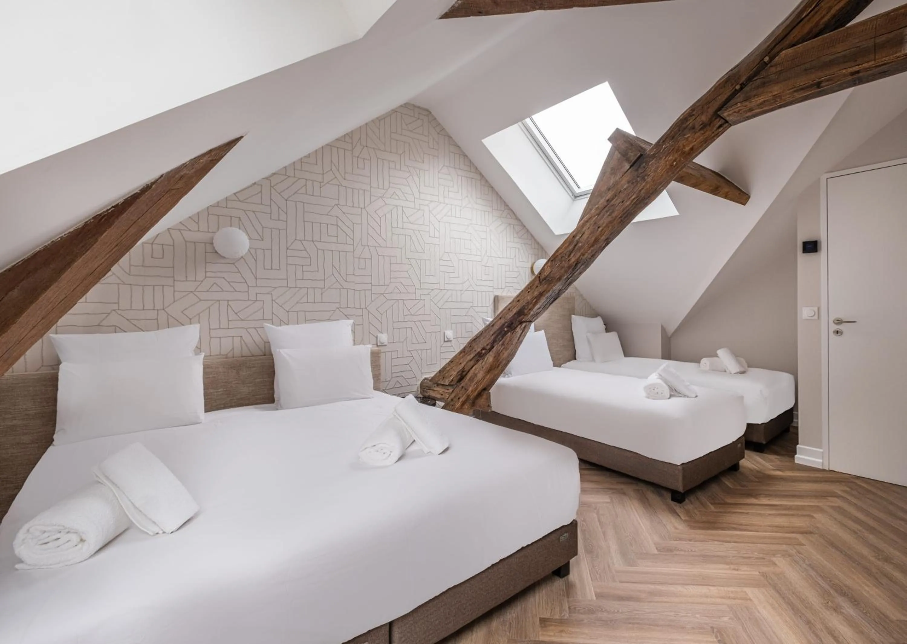 Bedroom, Bed in L'Horloge - Appart'Hotel proche de Disneyland