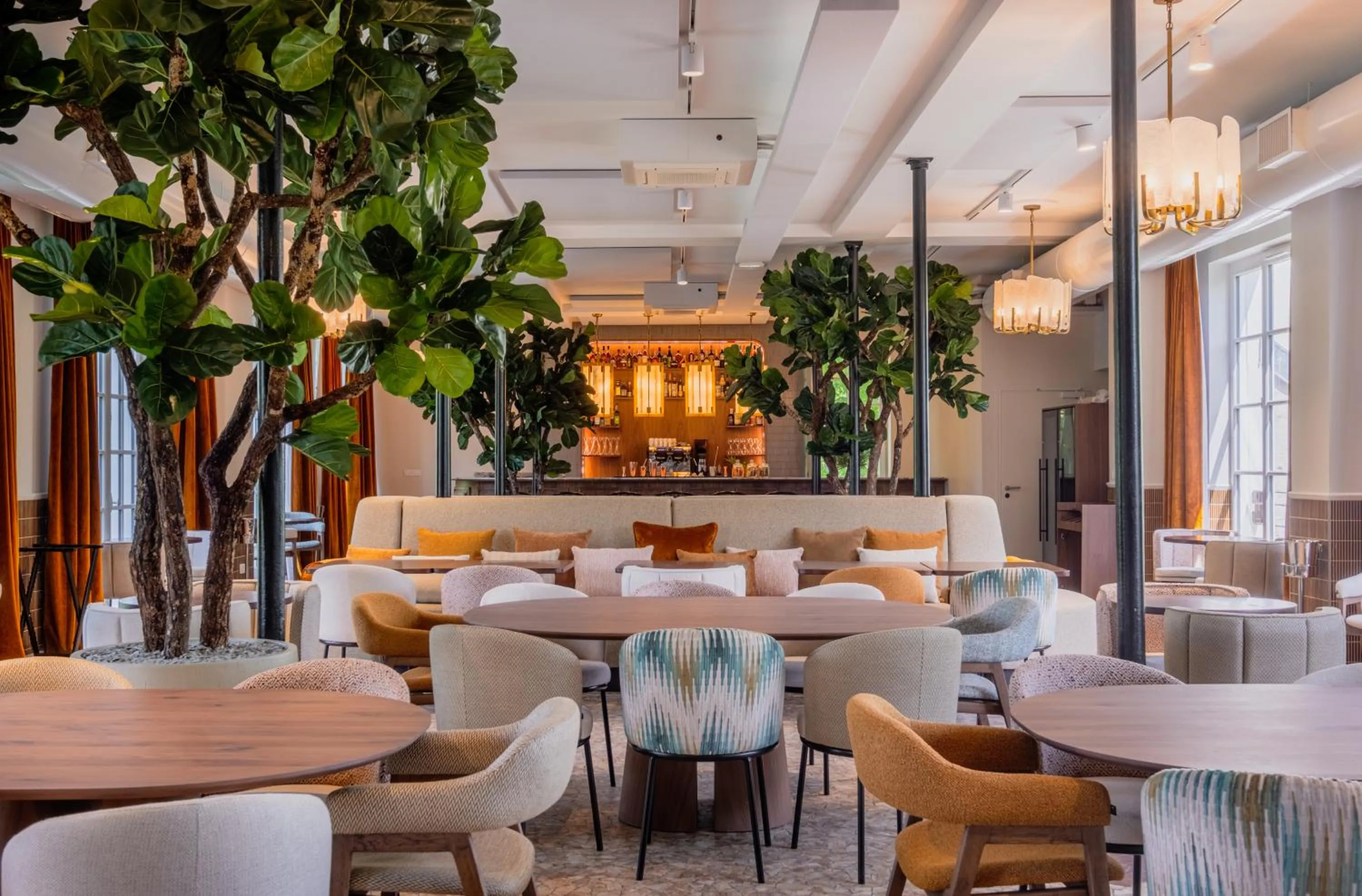 Restaurant/places to eat in L'Horloge - Appart'Hotel proche de Disneyland
