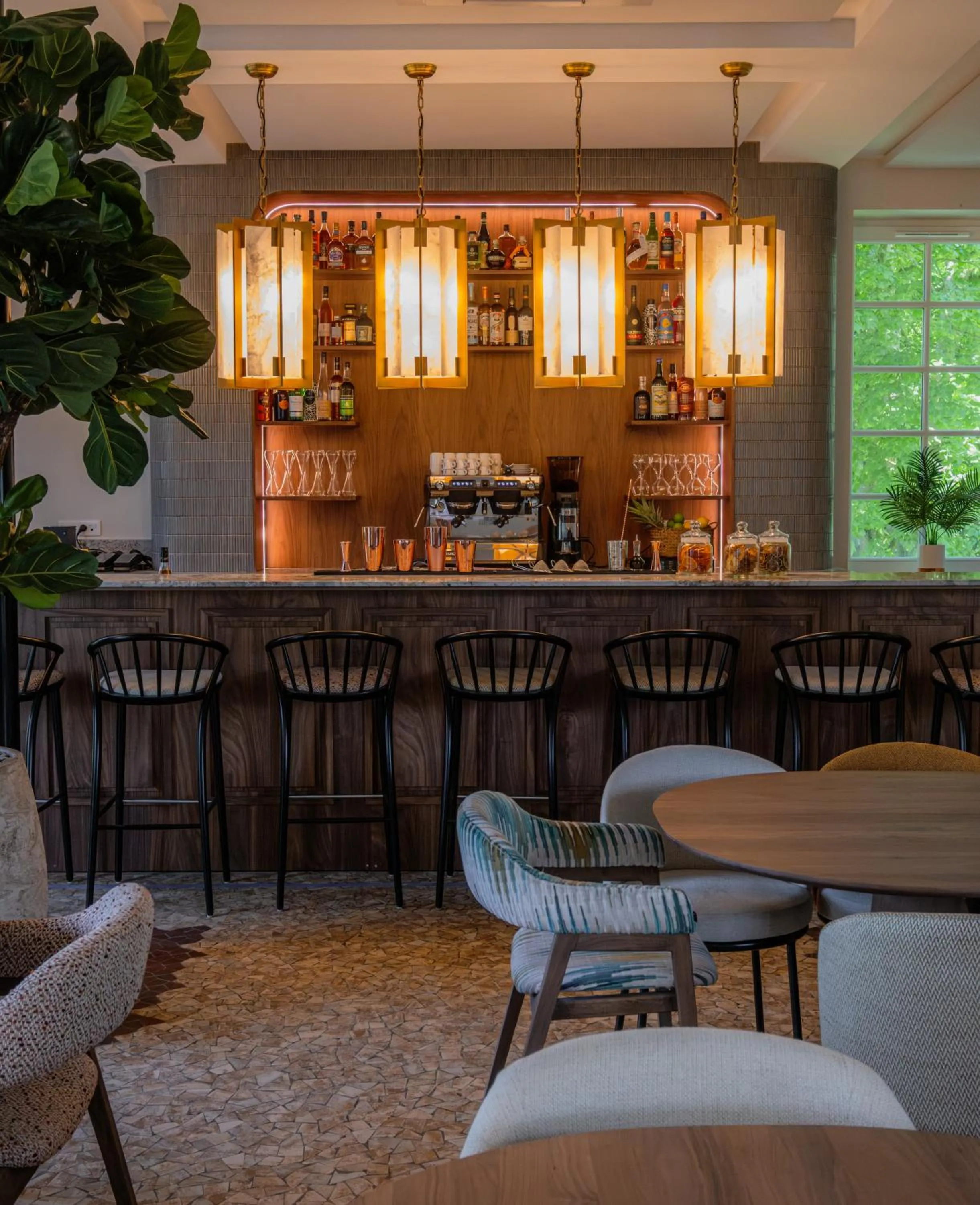 Restaurant/places to eat in L'Horloge - Appart'Hotel proche de Disneyland