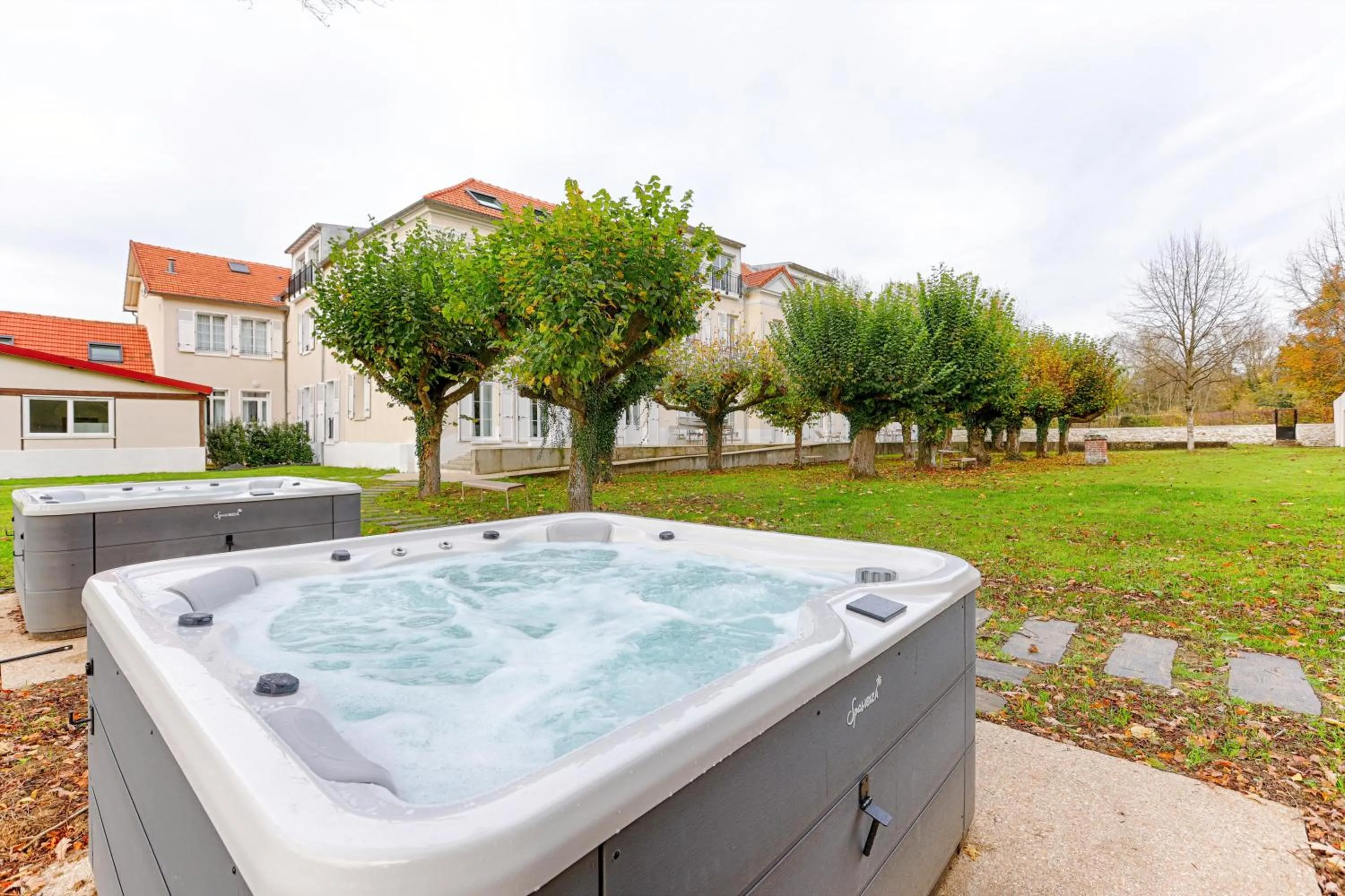 Garden in L'Horloge - Appart'Hotel proche de Disneyland