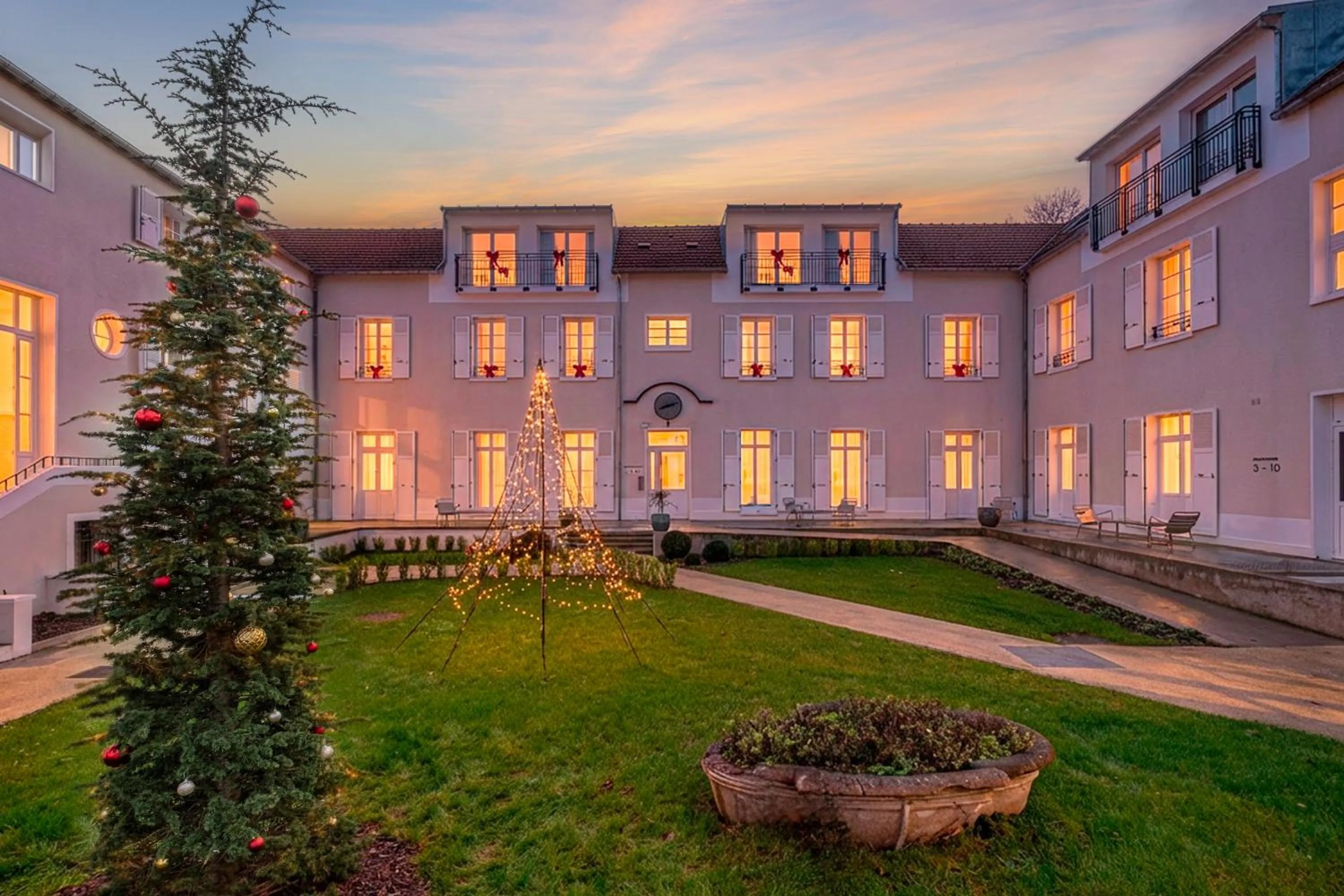 Property building in L'Horloge - Appart'Hotel proche de Disneyland