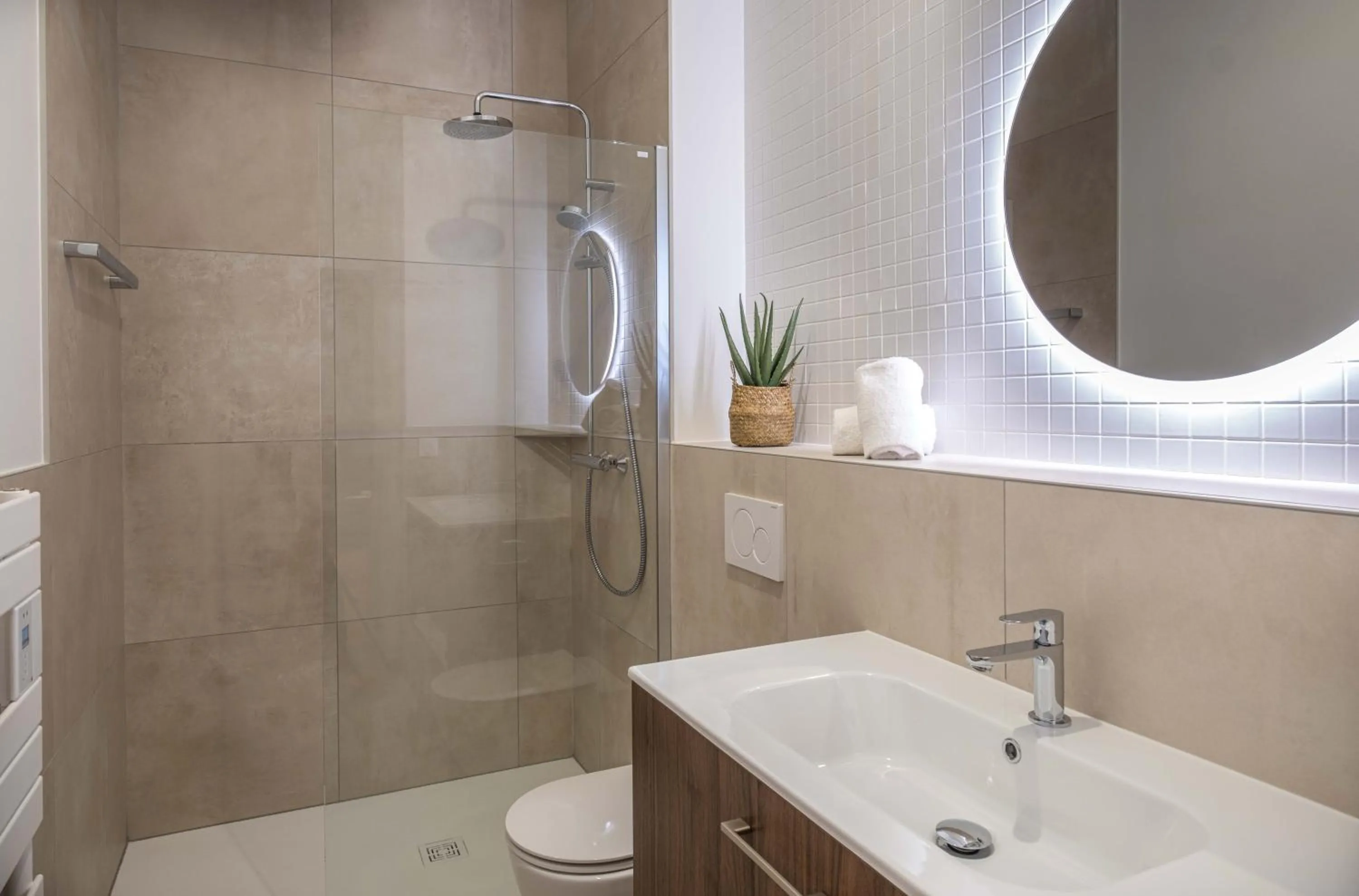 Shower in L'Horloge - Appart'Hotel proche de Disneyland