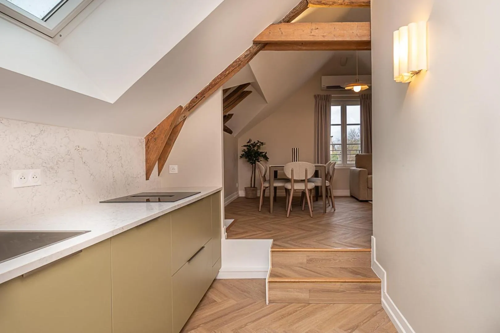 Kitchen or kitchenette in L'Horloge - Appart'Hotel proche de Disneyland