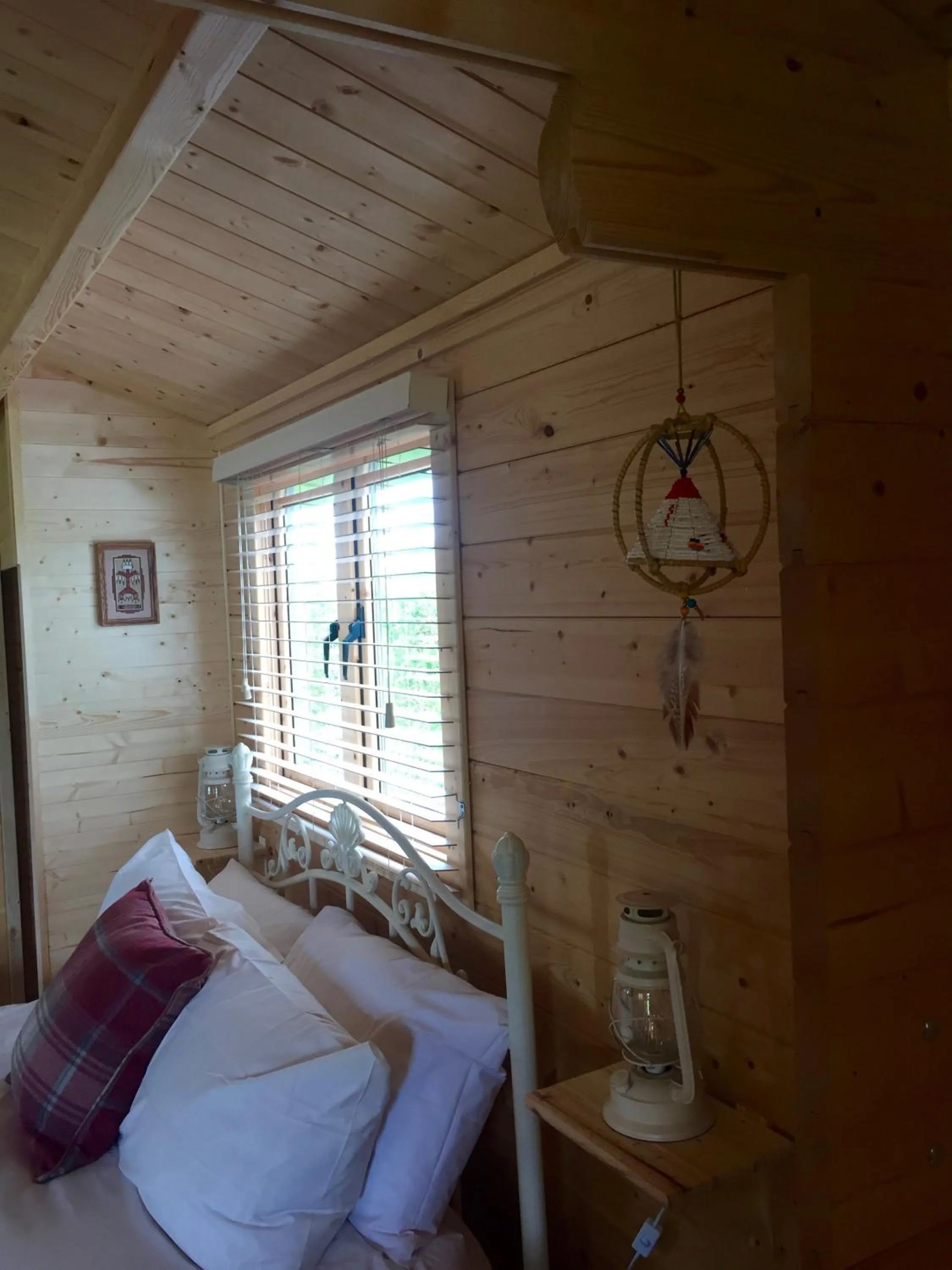 Bed in Fourwinds B&B