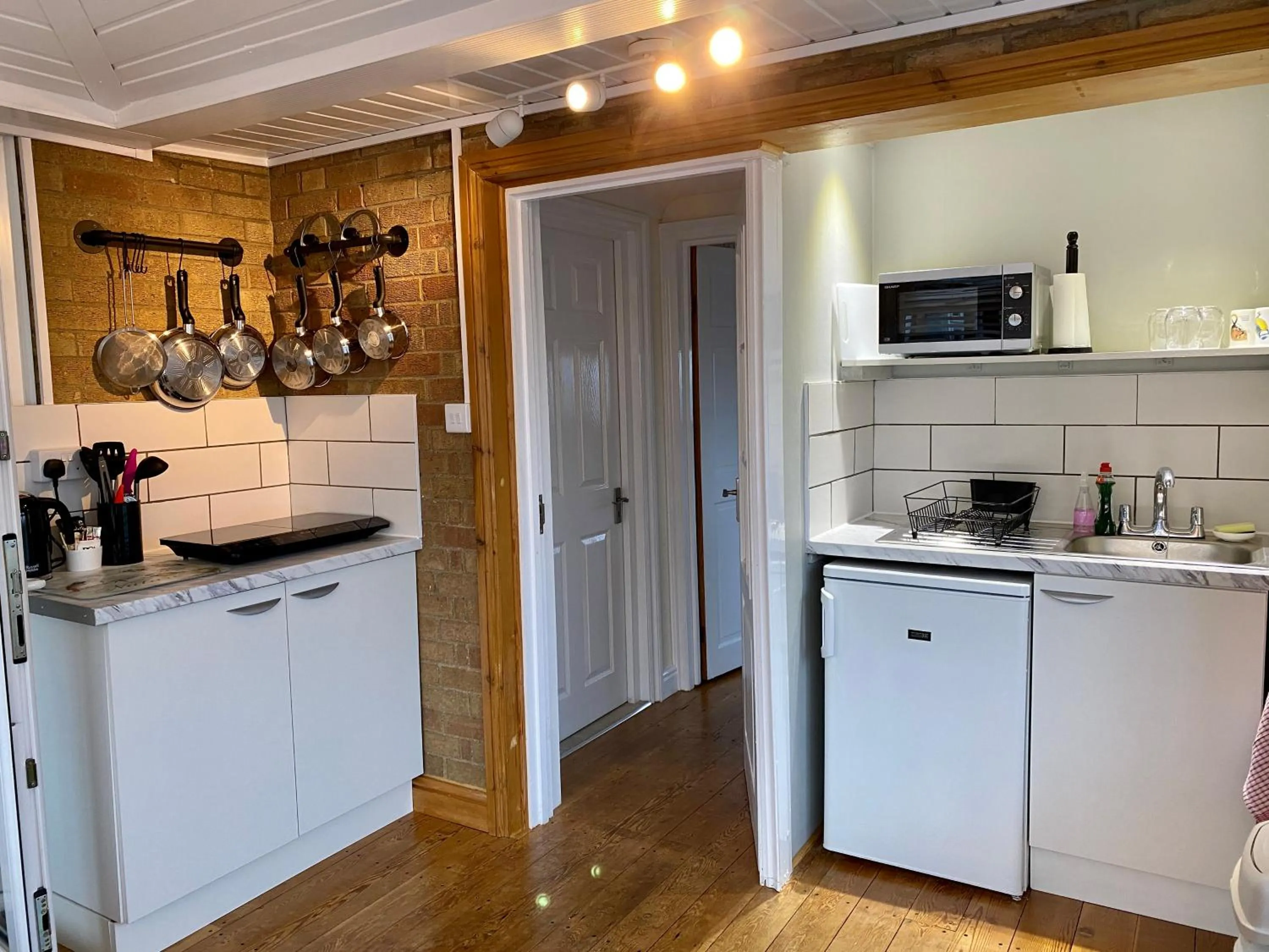 Coffee/tea facilities in Fourwinds B&B