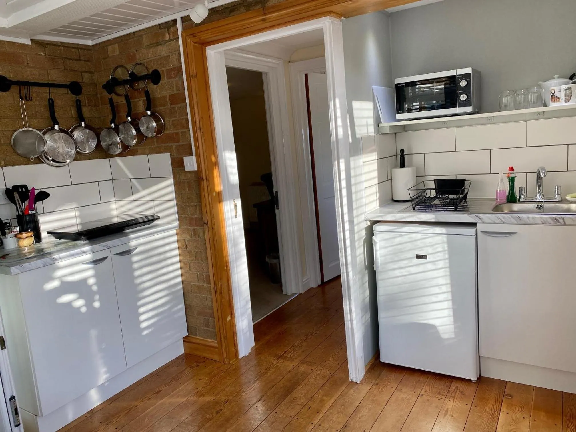 Kitchen or kitchenette in Fourwinds B&B
