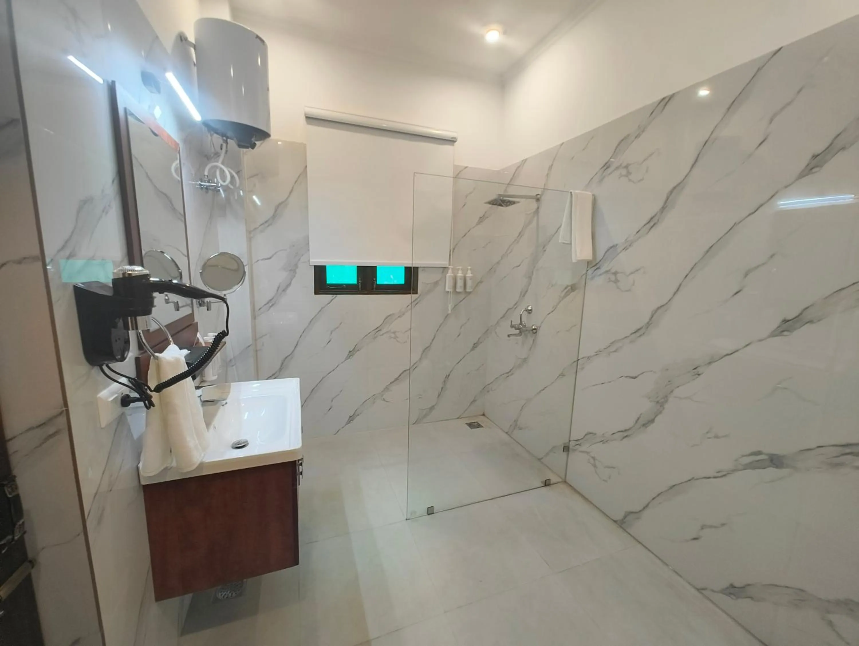 Bathroom in Medieval Forts, Kalwar, Jaipur