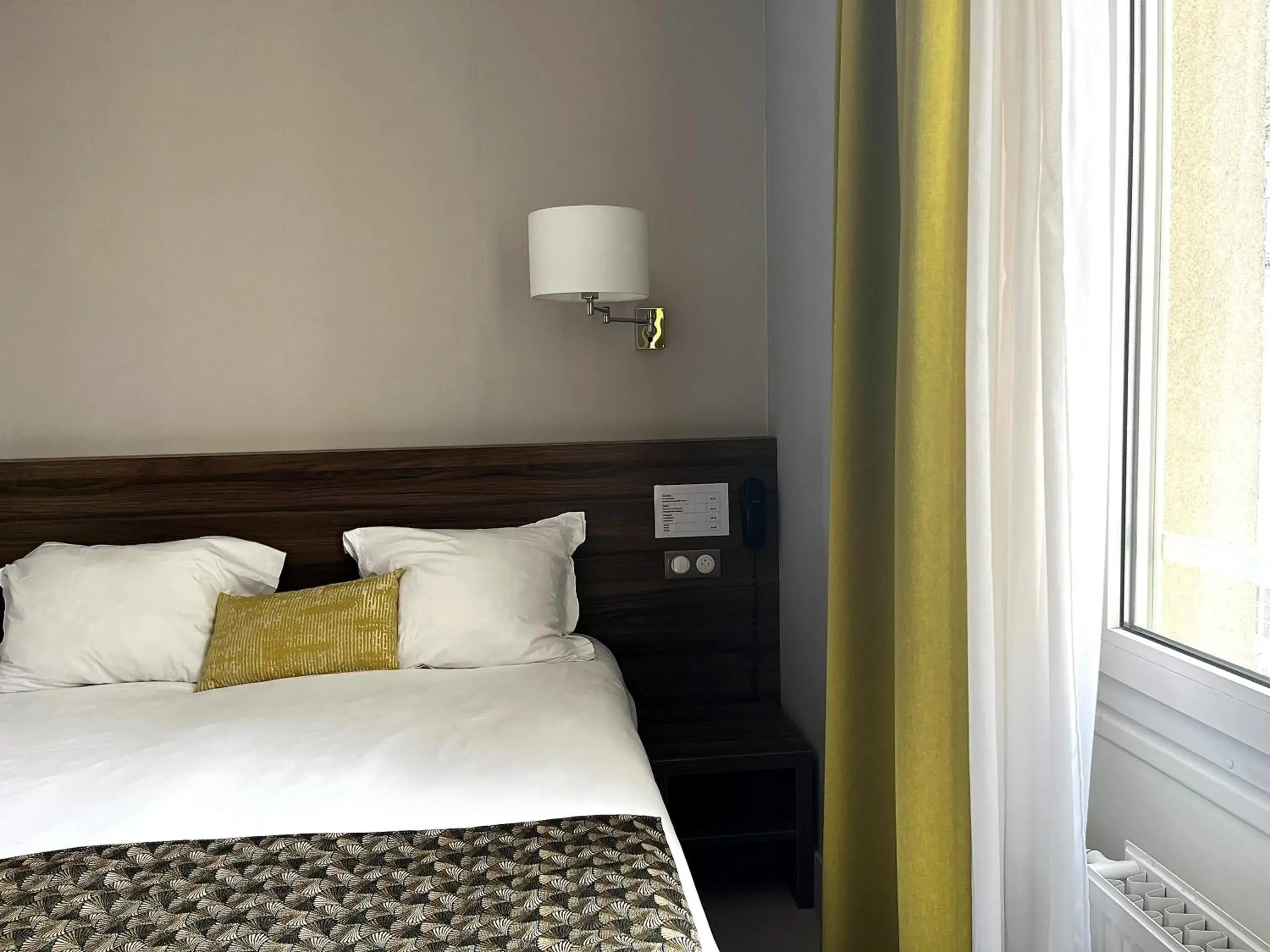 Double Room in Hôtellerie L'Enclos Rey Double Room in Hôtellerie L'Enclos Rey