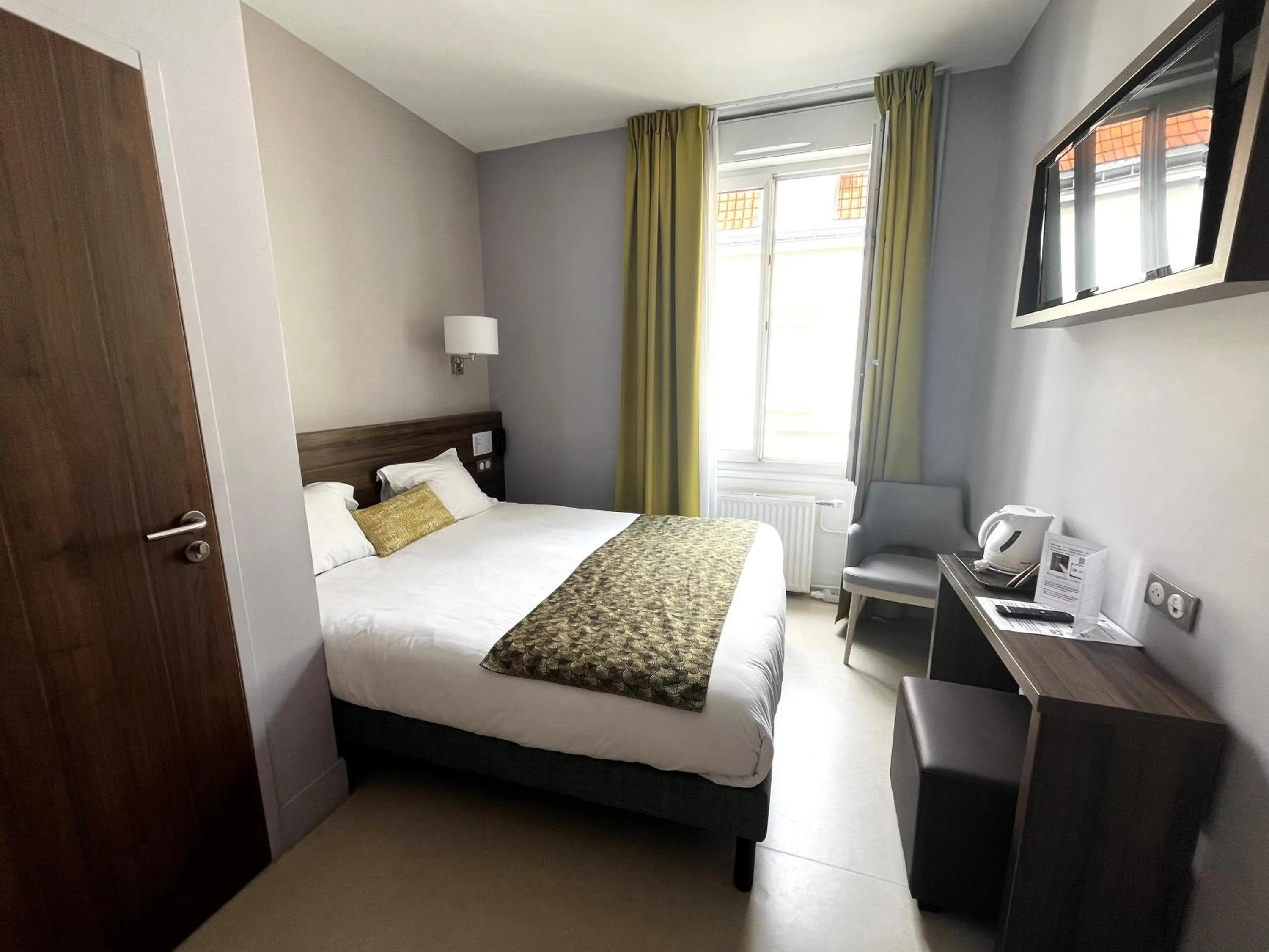 Double Room in Hôtellerie L'Enclos Rey