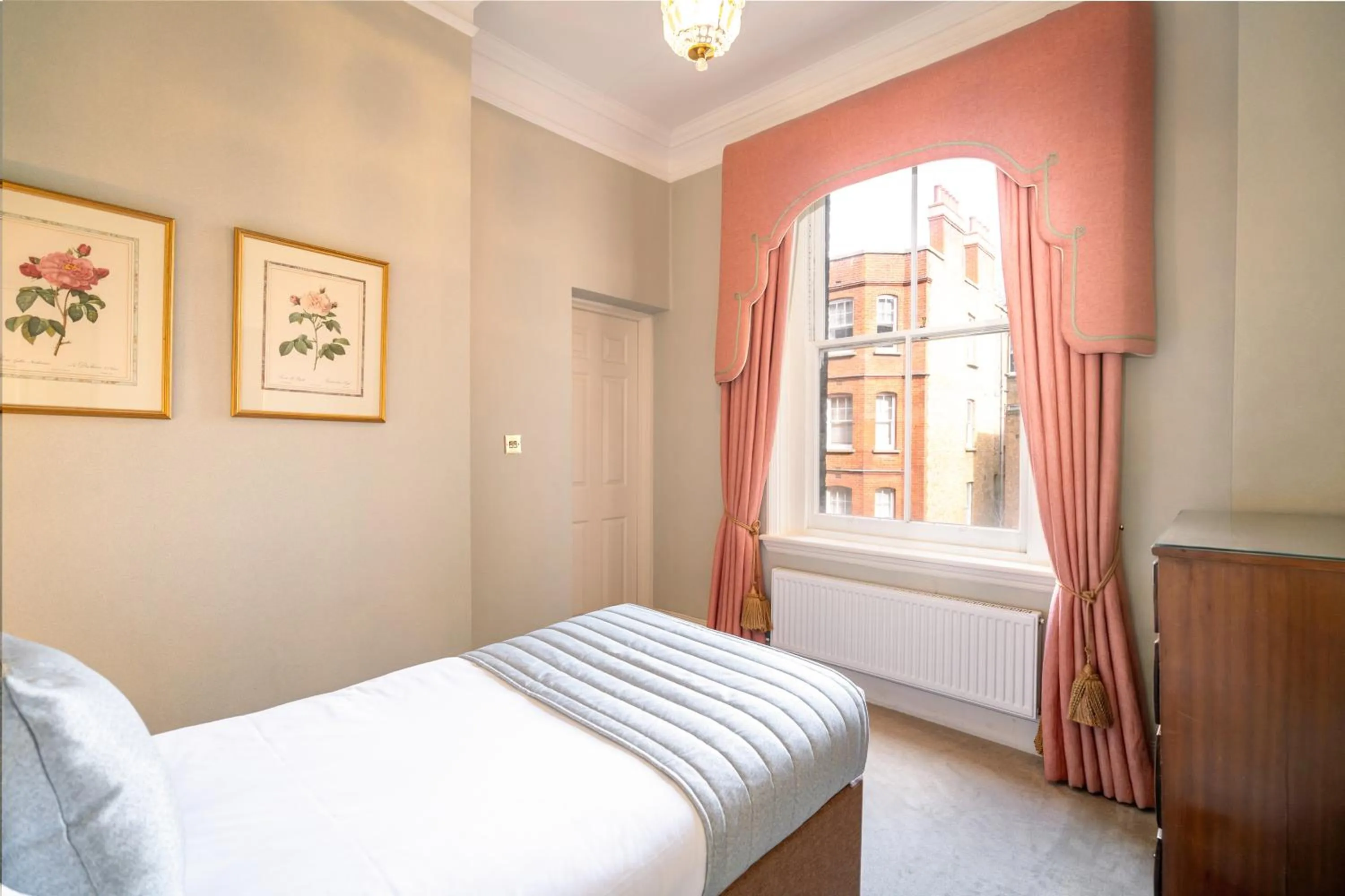 Bedroom, Bed in No1 The Mansions By Mansley